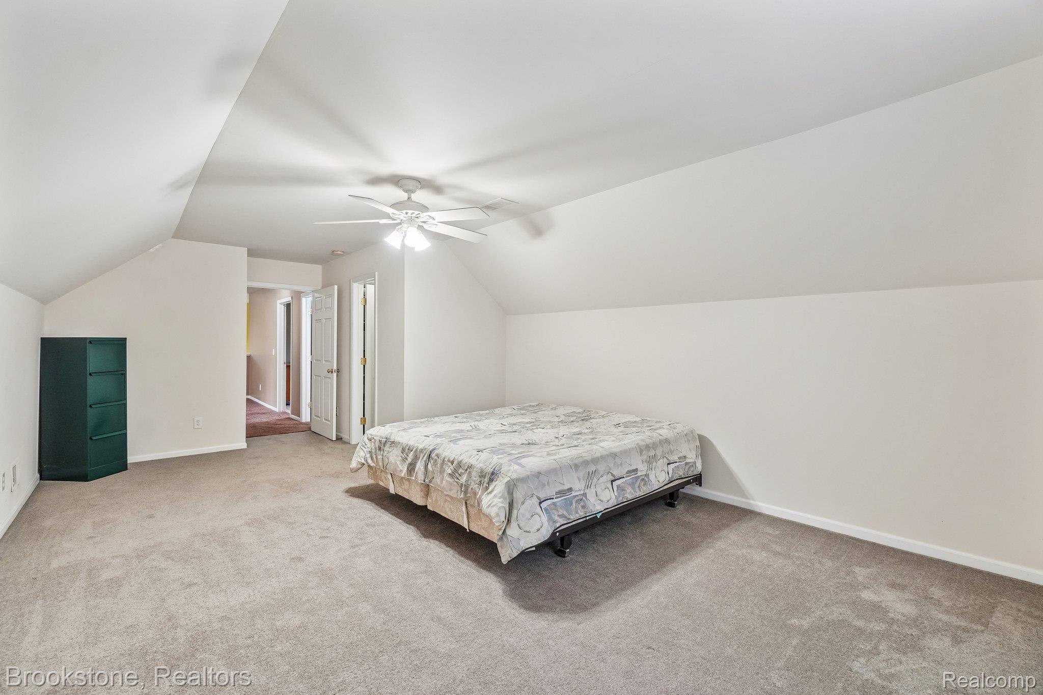 2633 Groveland Road Property Photo 33