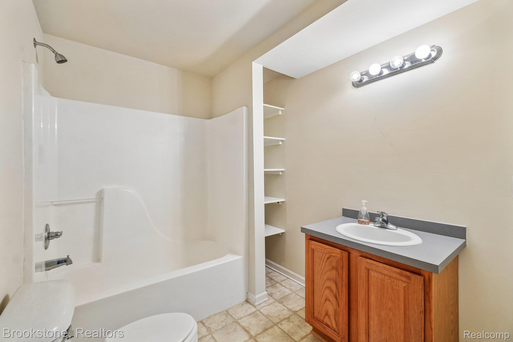 2633 Groveland Road Property Photo 37