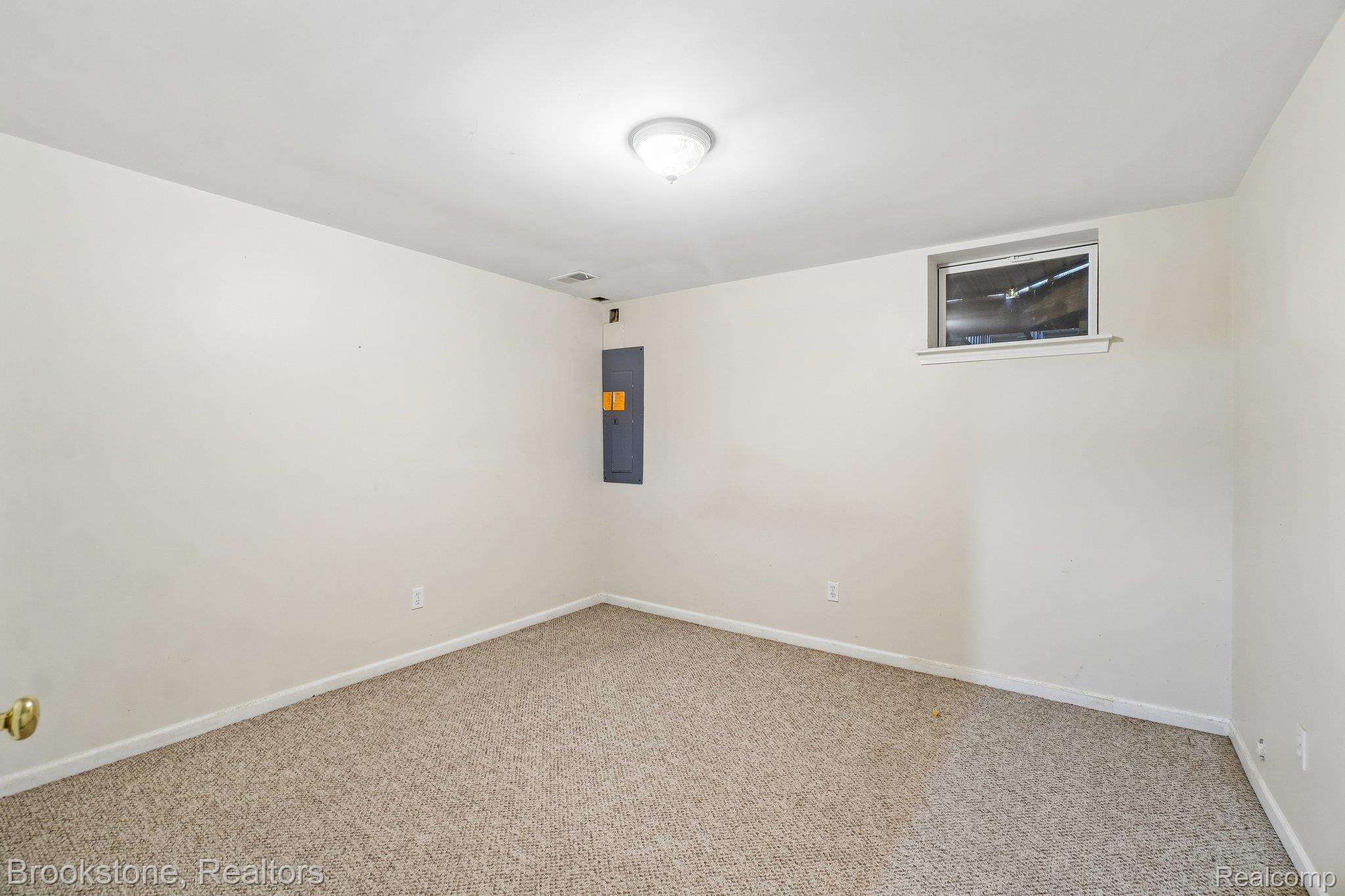 2633 Groveland Road Property Photo 38