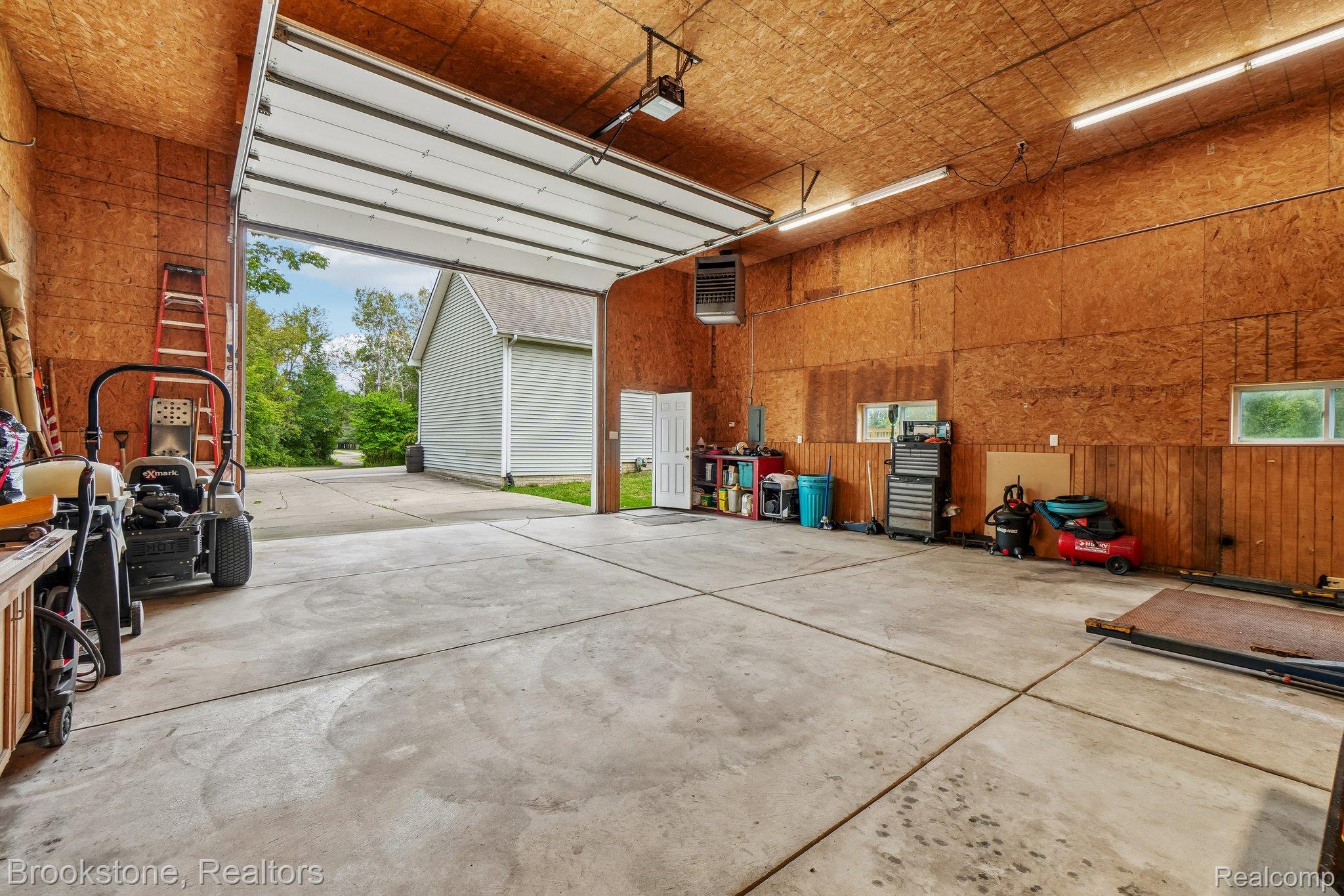 2633 Groveland Road Property Photo 43