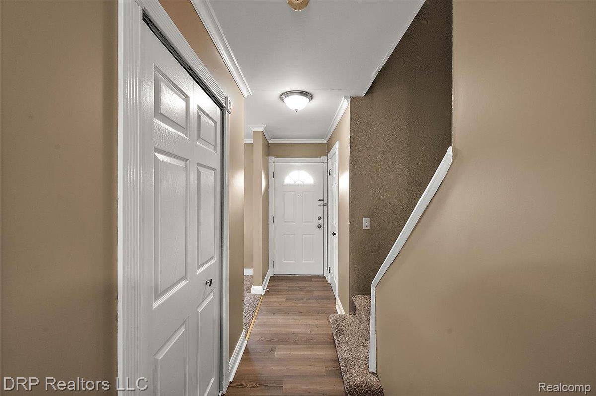 16994 Kingsbrooke Drive Property Photo 6