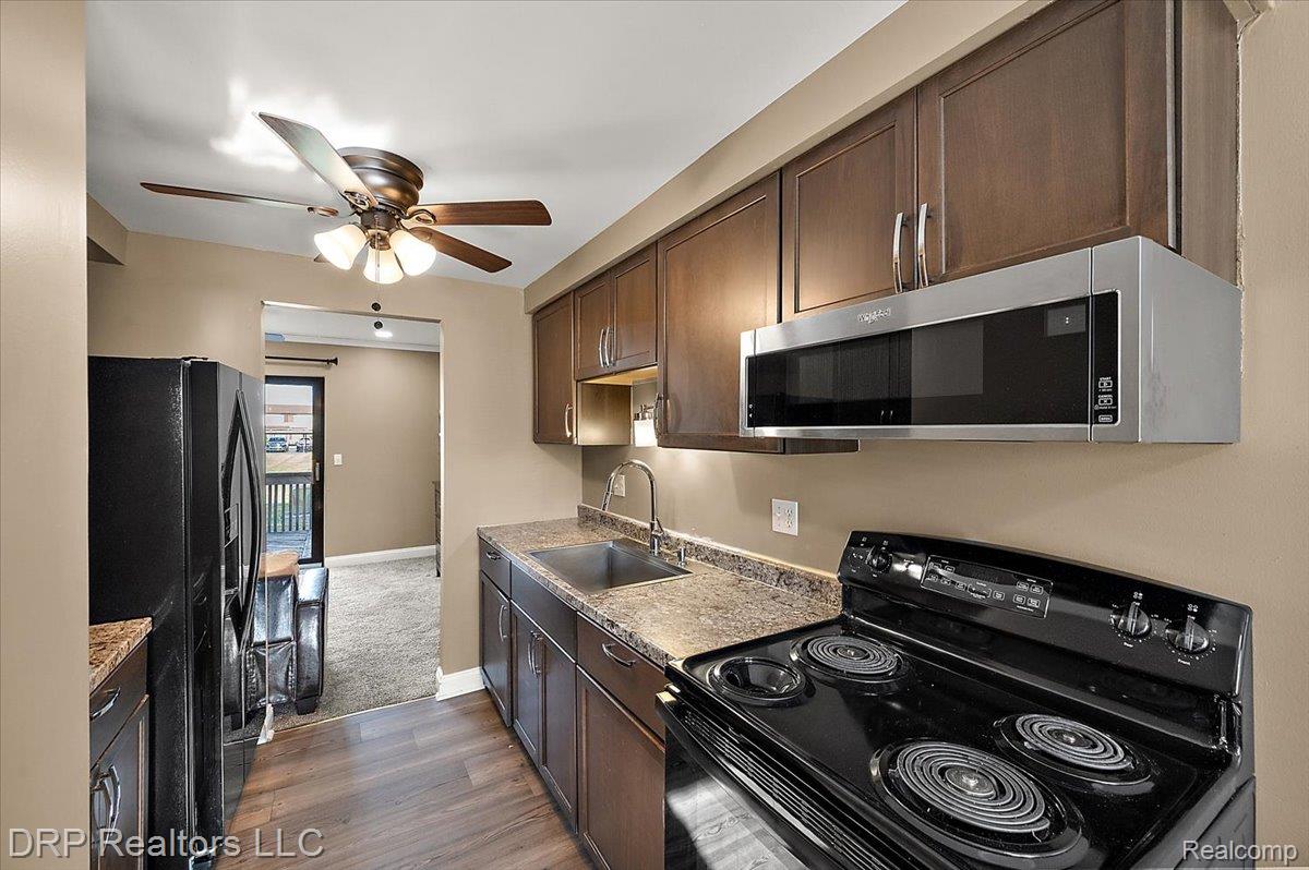 16994 Kingsbrooke Drive Property Photo 13