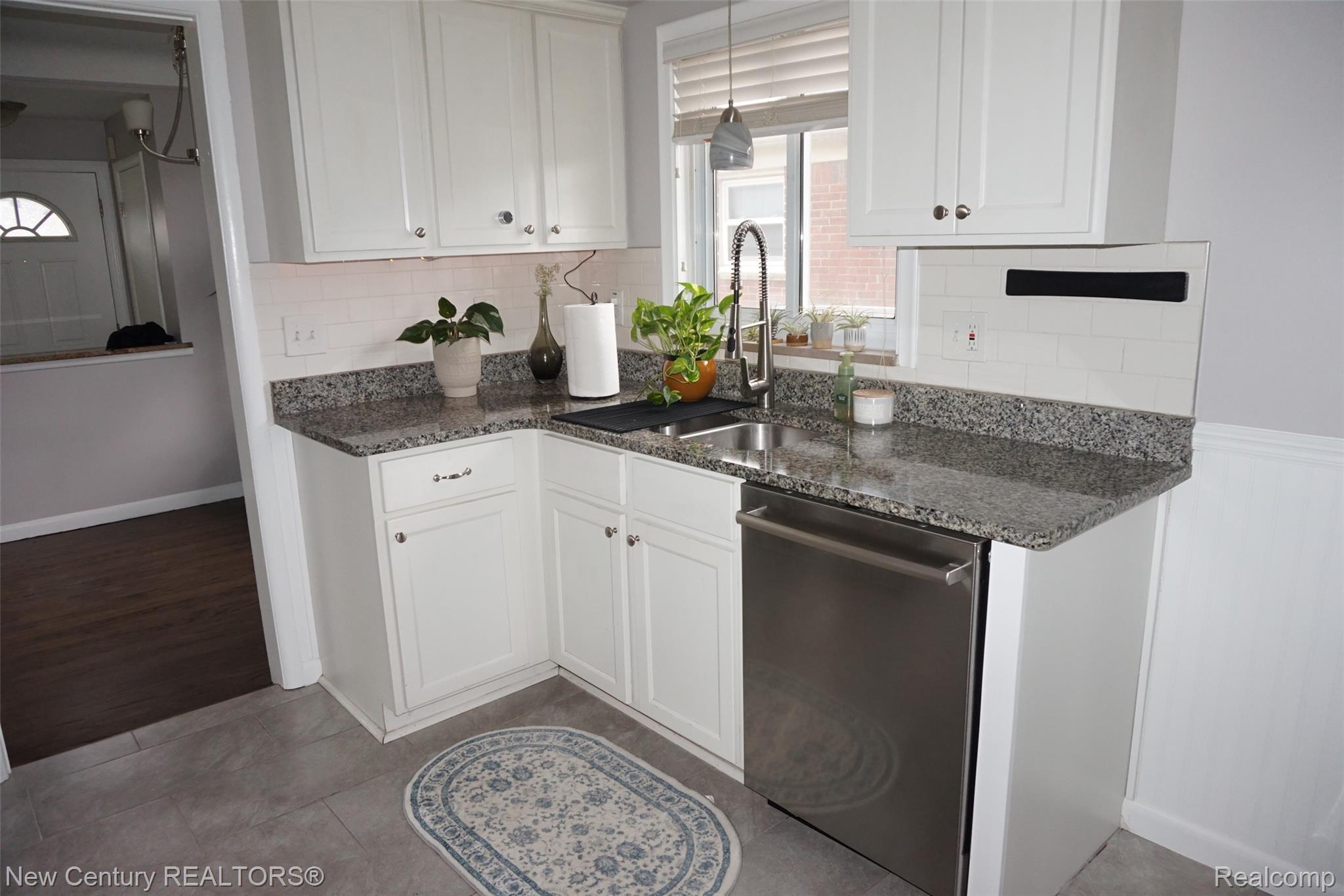 28102 Brush Street Property Photo 6