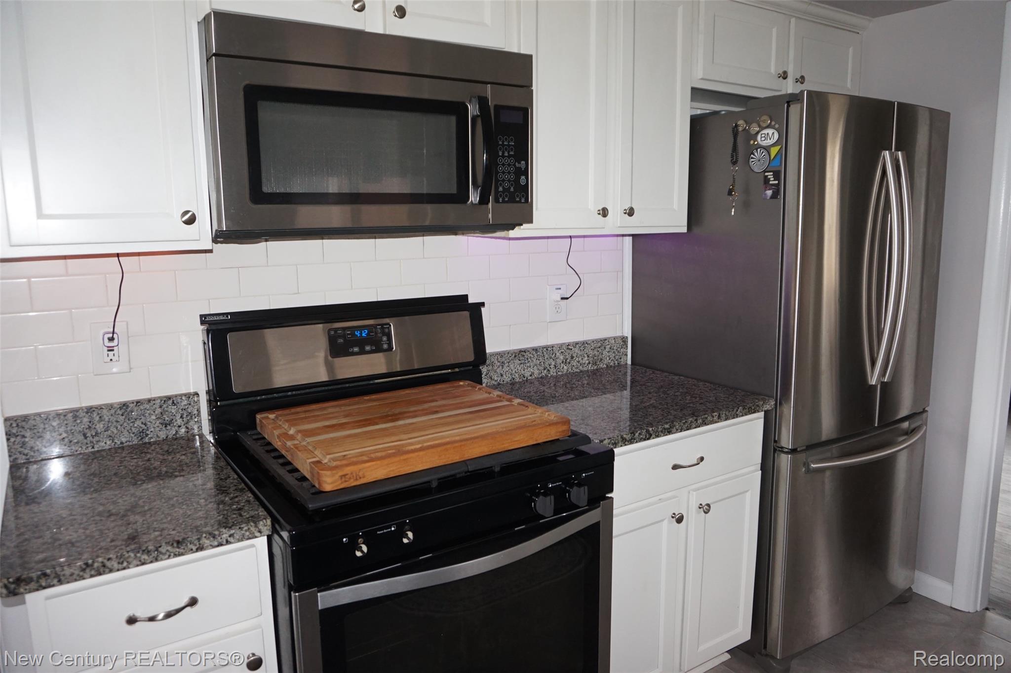 28102 Brush Street Property Photo 7