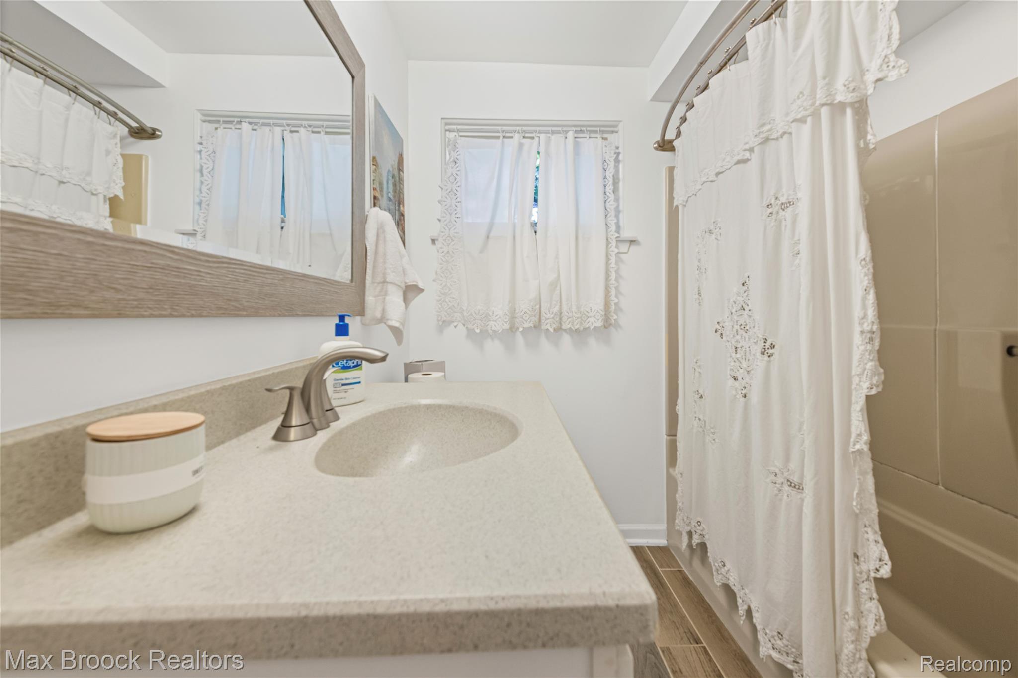 2665 Middlebelt Road Property Photo 11