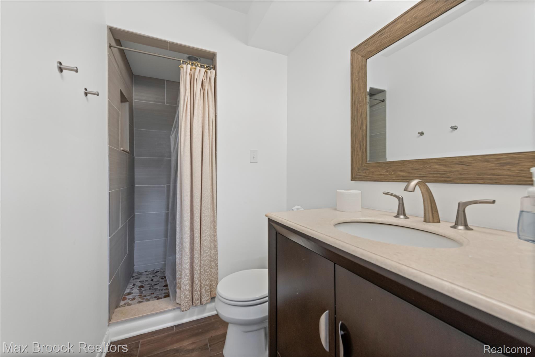 2665 Middlebelt Road Property Photo 14