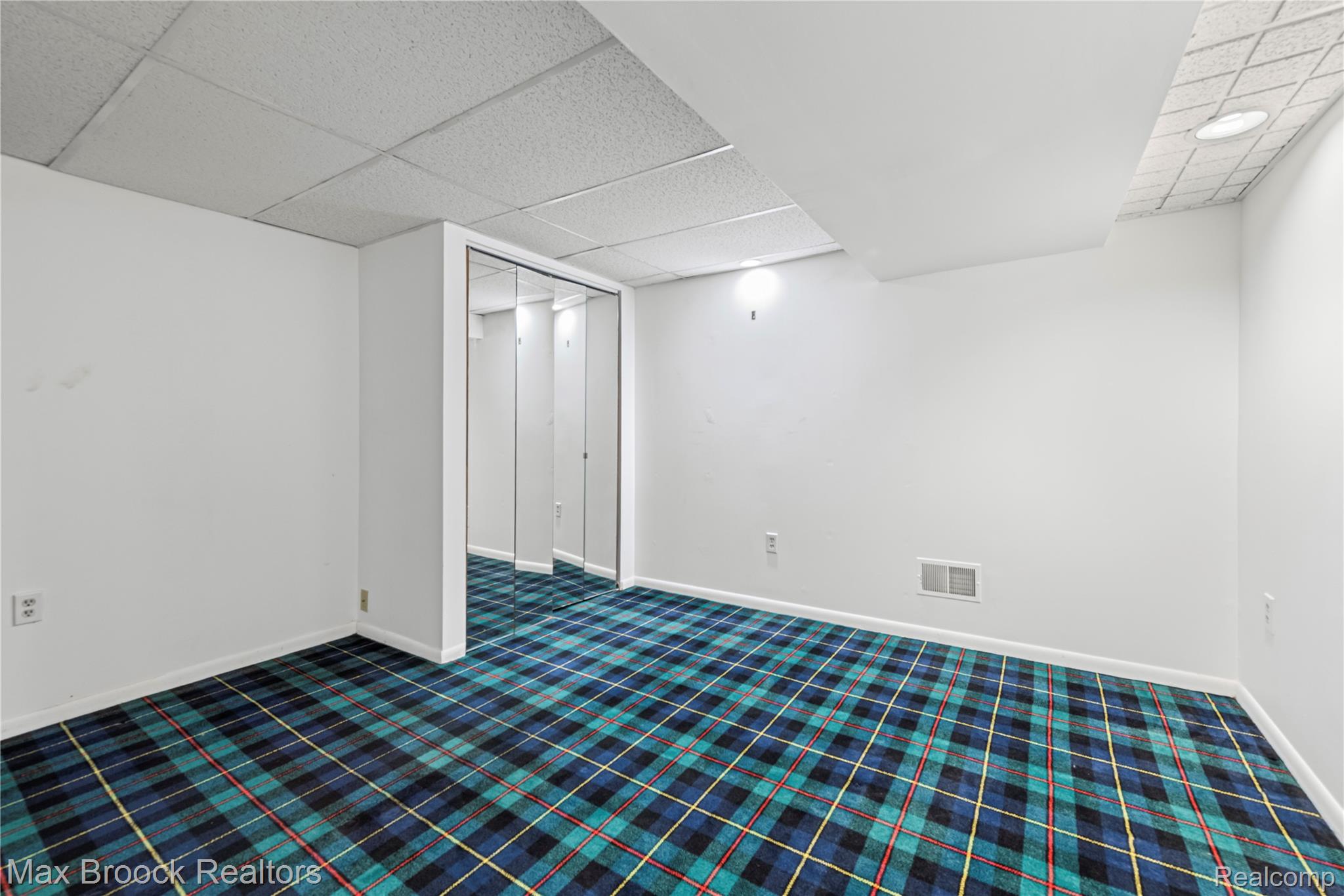 2665 Middlebelt Road Property Photo 25