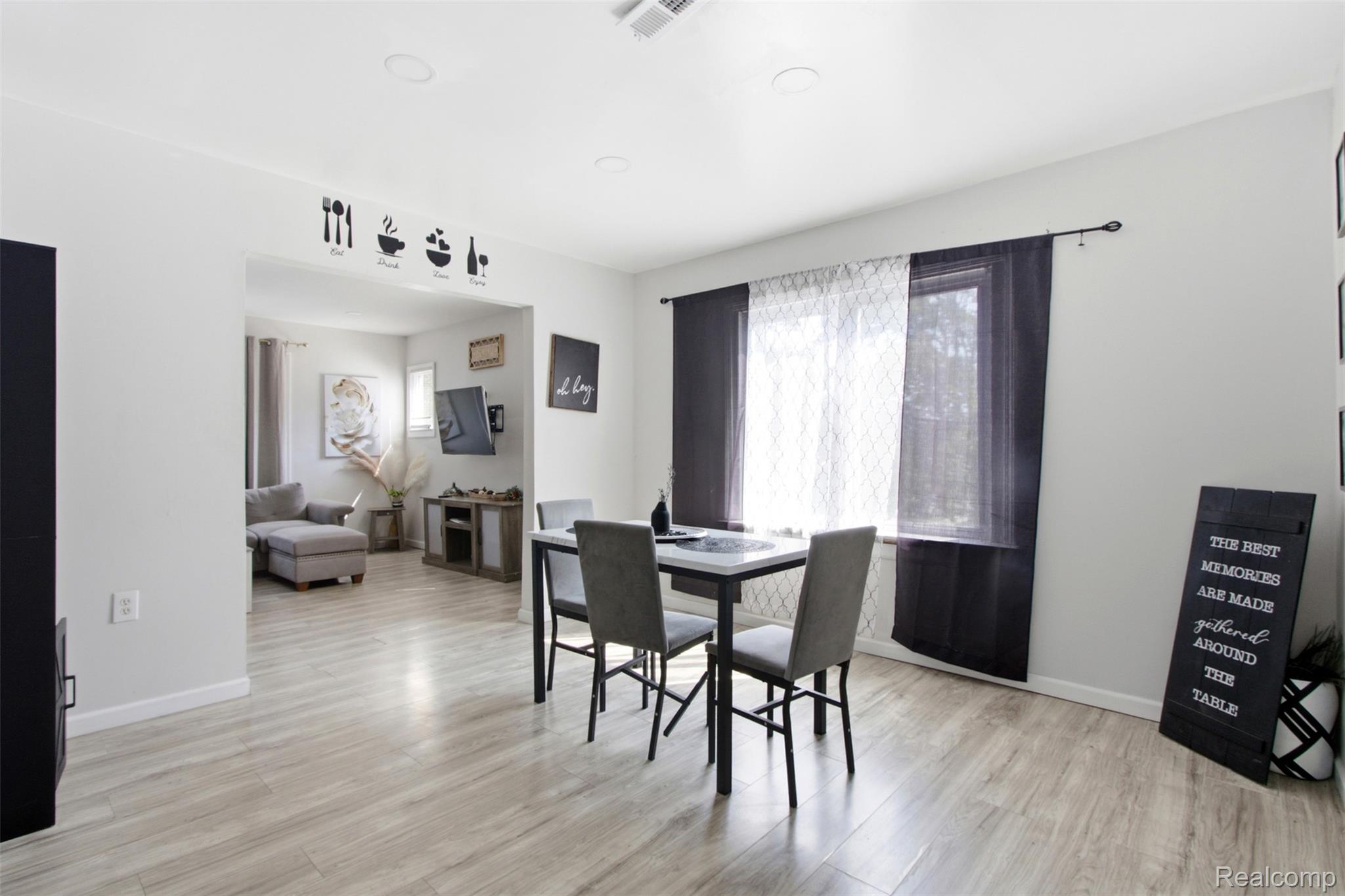 15803 Appoline Street Property Photo 5