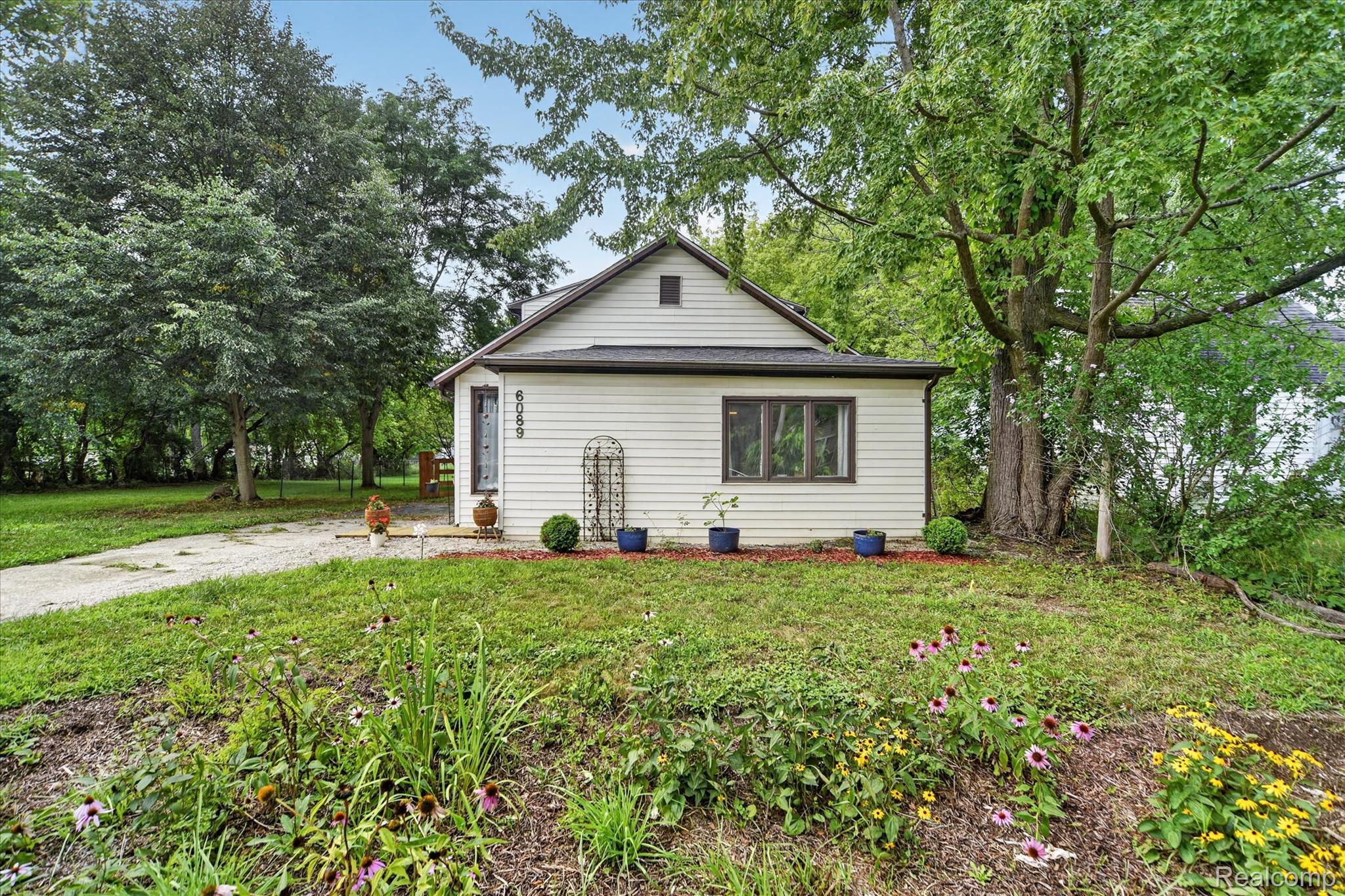 6089 Hardy Avenue Property Photo 1