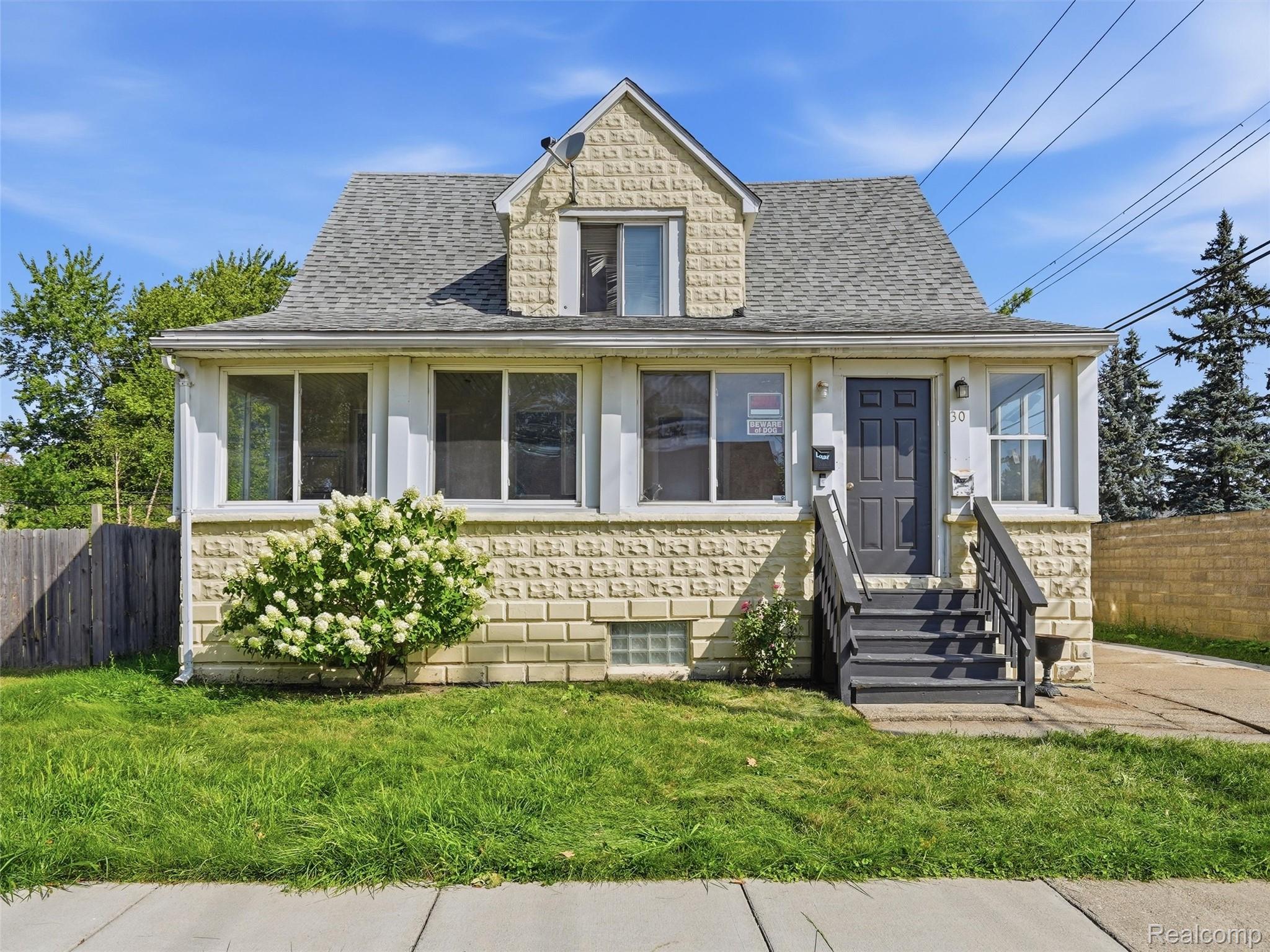 30 W Granet Avenue
