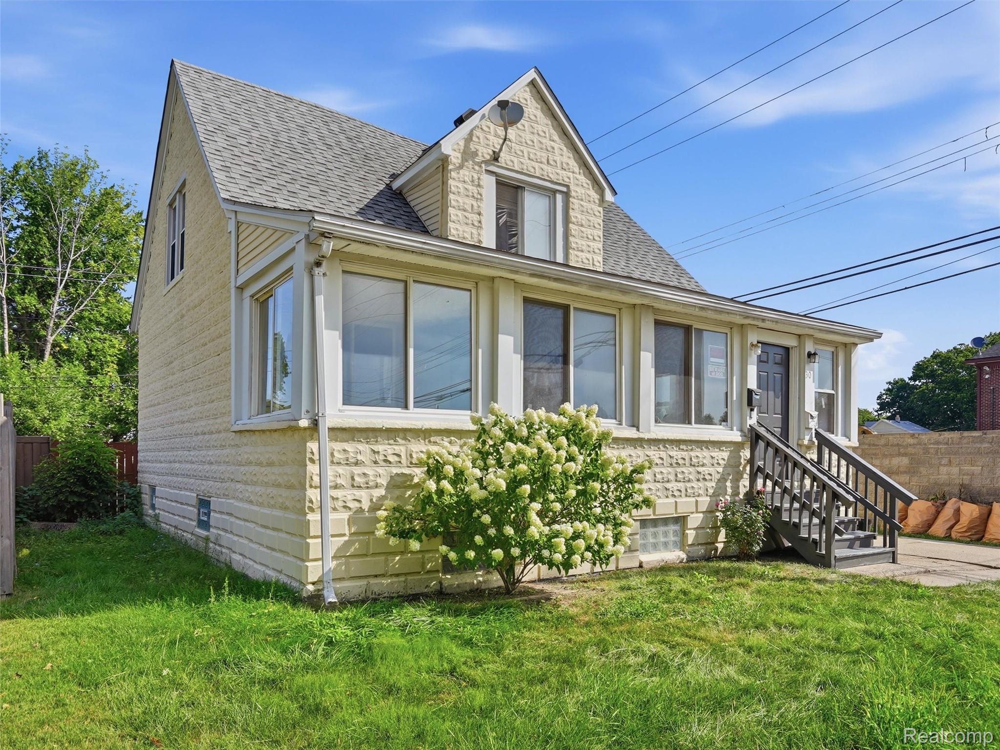 30 W Granet Avenue Property Photo 3