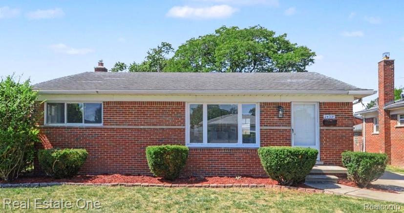 24337 Courtland Avenue Property Photo 1