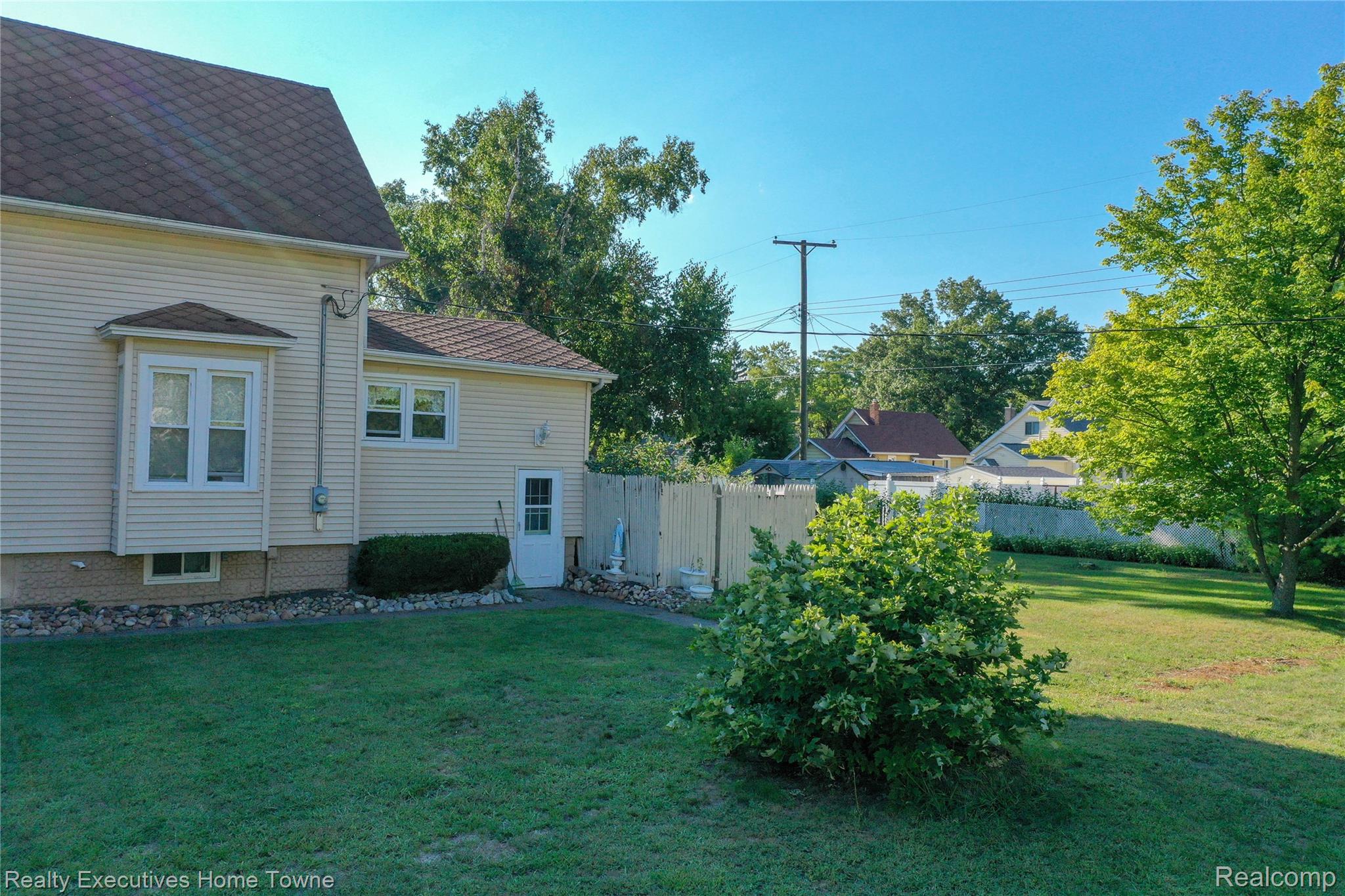 3003 North Boulevard Property Photo 8