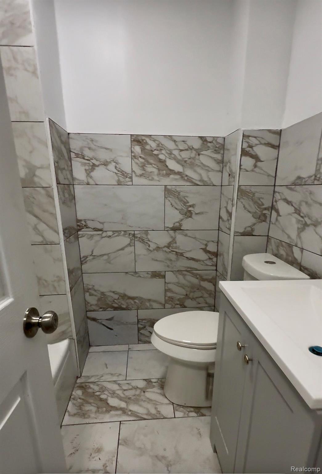 421 Polk Avenue Property Photo 7