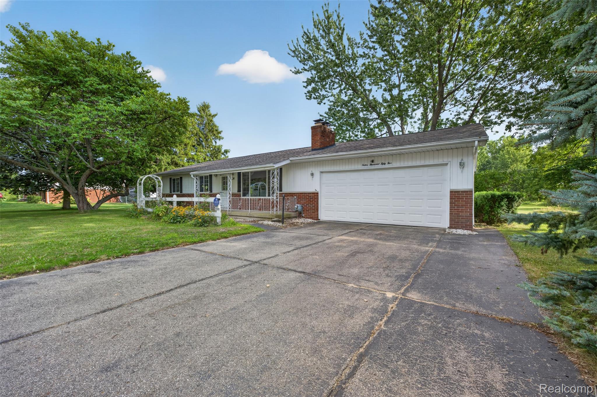 12055 W Pierson Road Property Photo 3