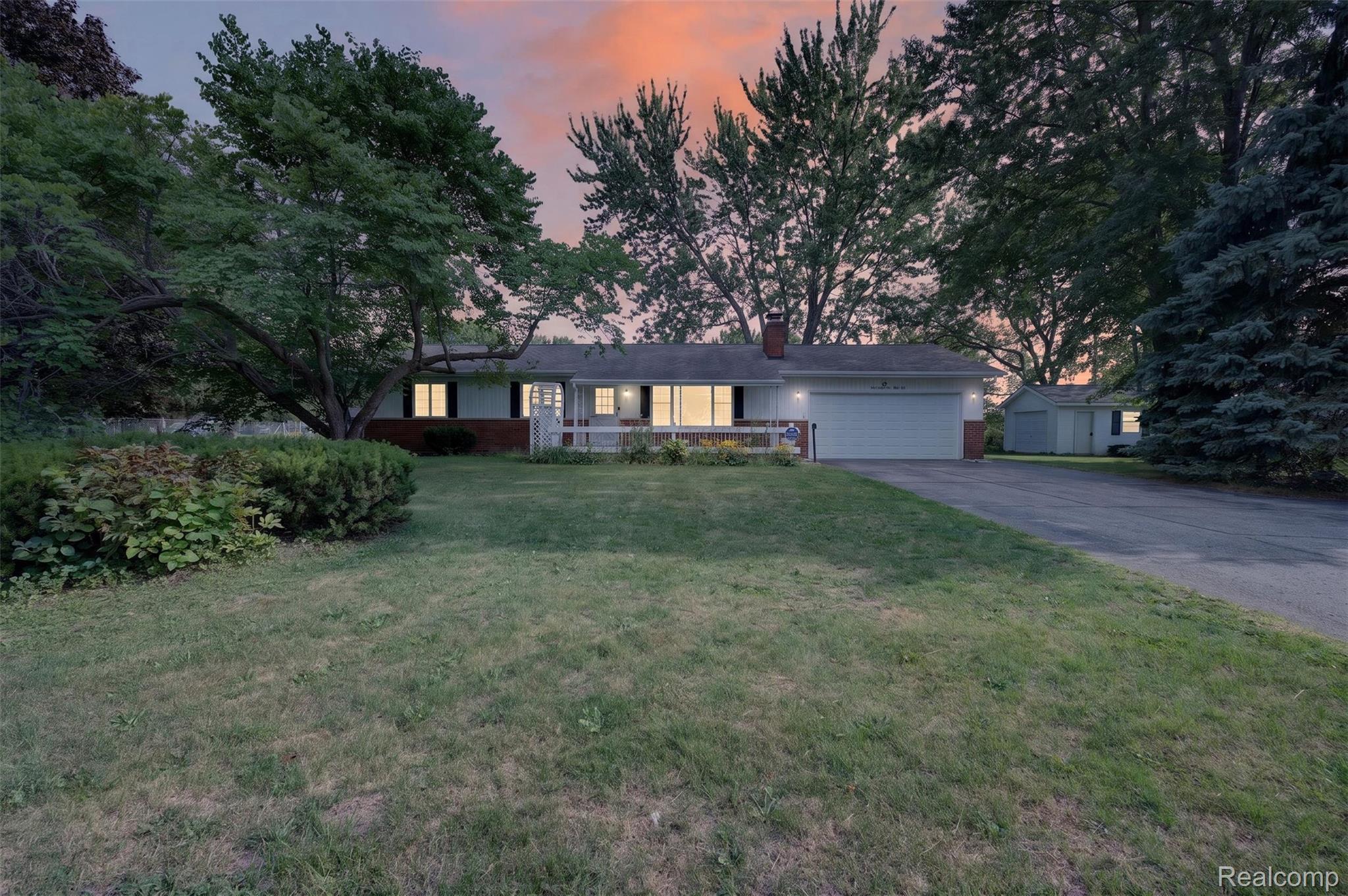 12055 W Pierson Road Property Photo 5