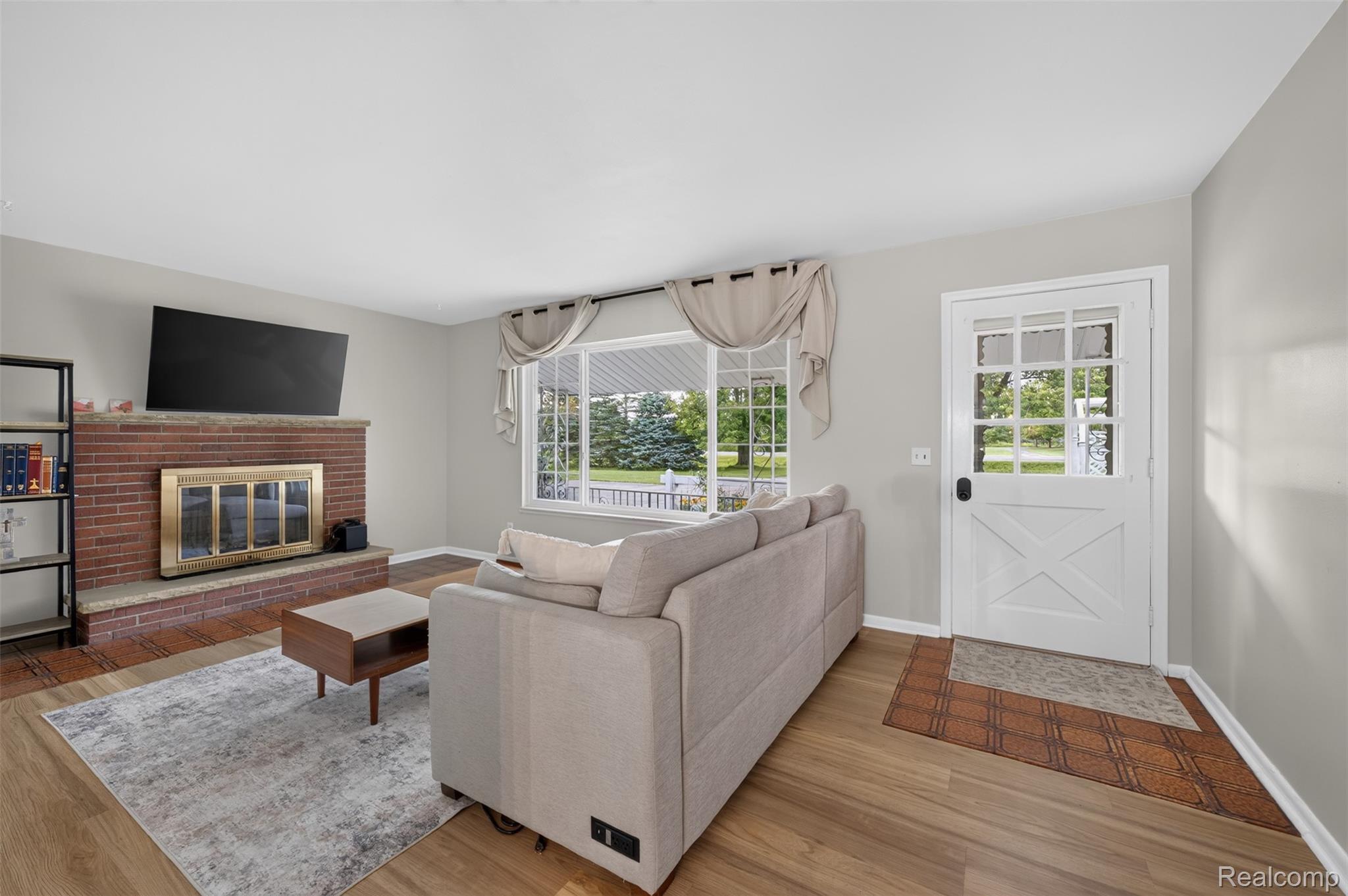 12055 W Pierson Road Property Photo 8
