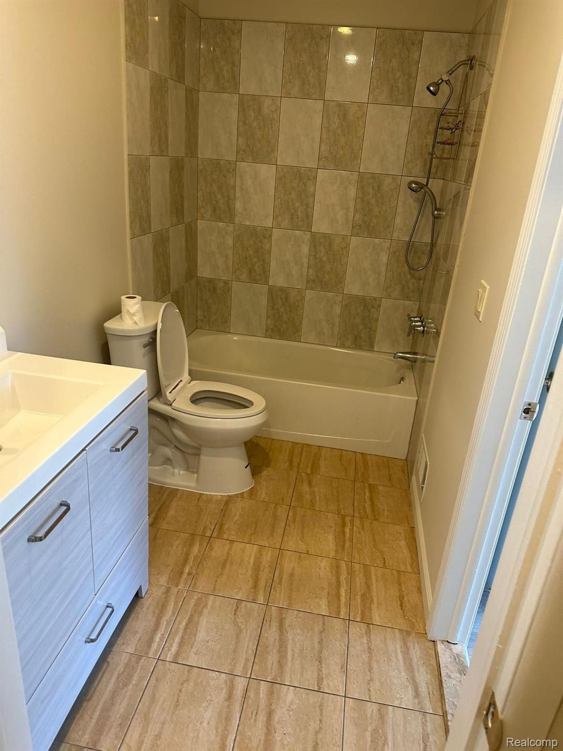 27860 Berrywood Lane 24 Property Photo 15