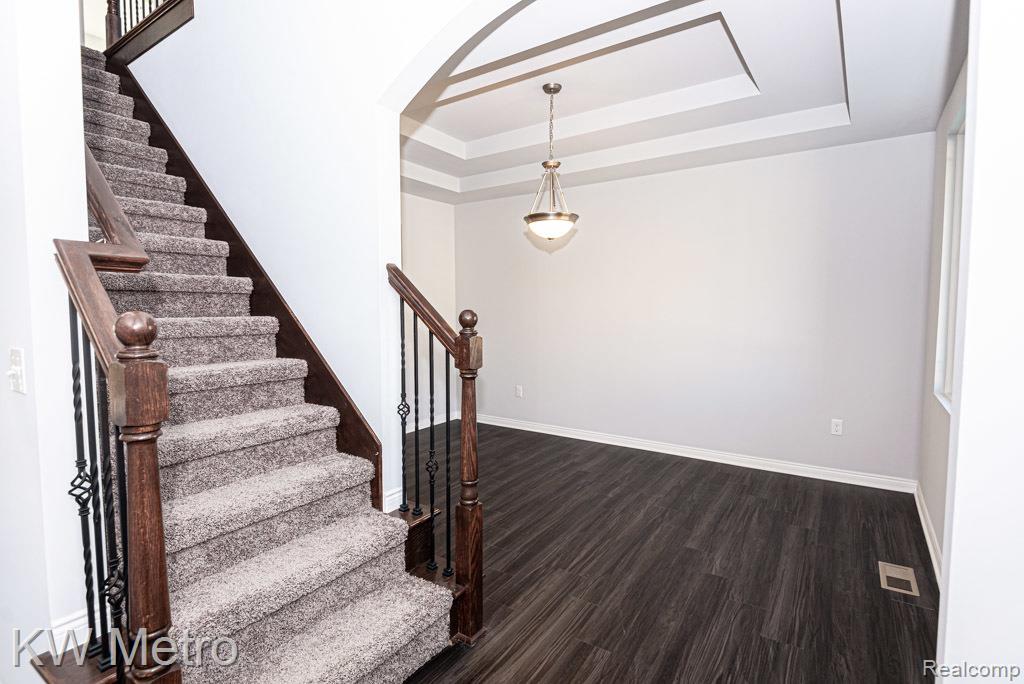 53188 Woodland Meadows Drive Property Photo 3