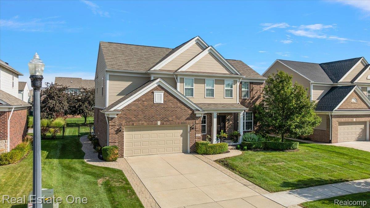 15817 Diamante Drive Property Photo 3