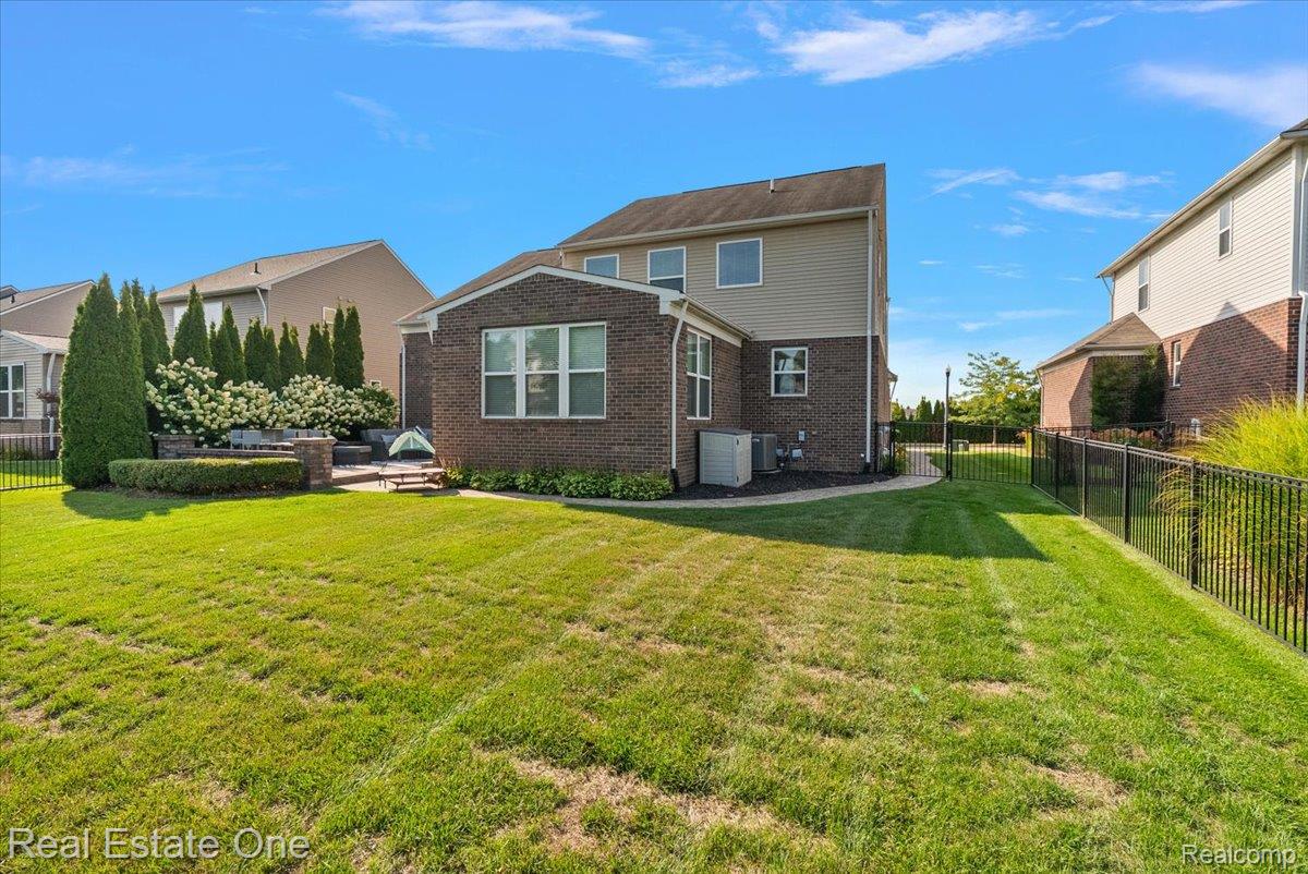 15817 Diamante Drive Property Photo 7