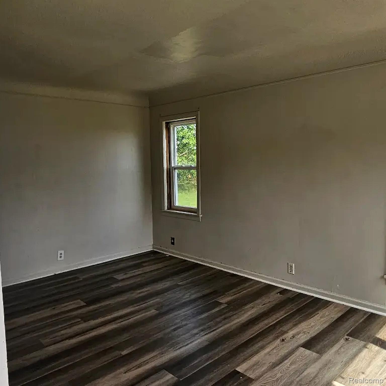629 Spencer Street Property Photo 3