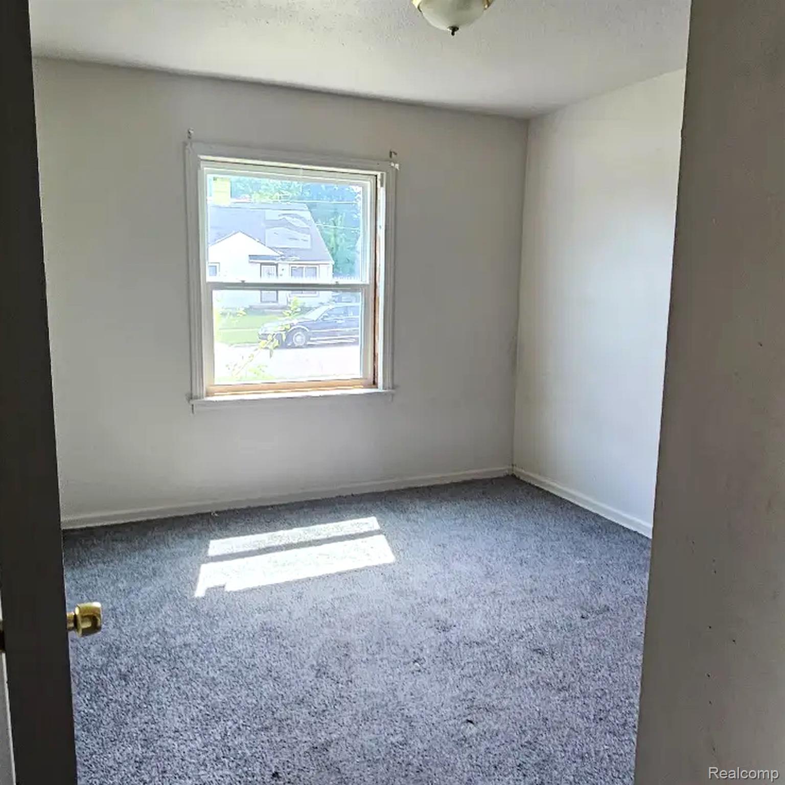 629 Spencer Street Property Photo 4