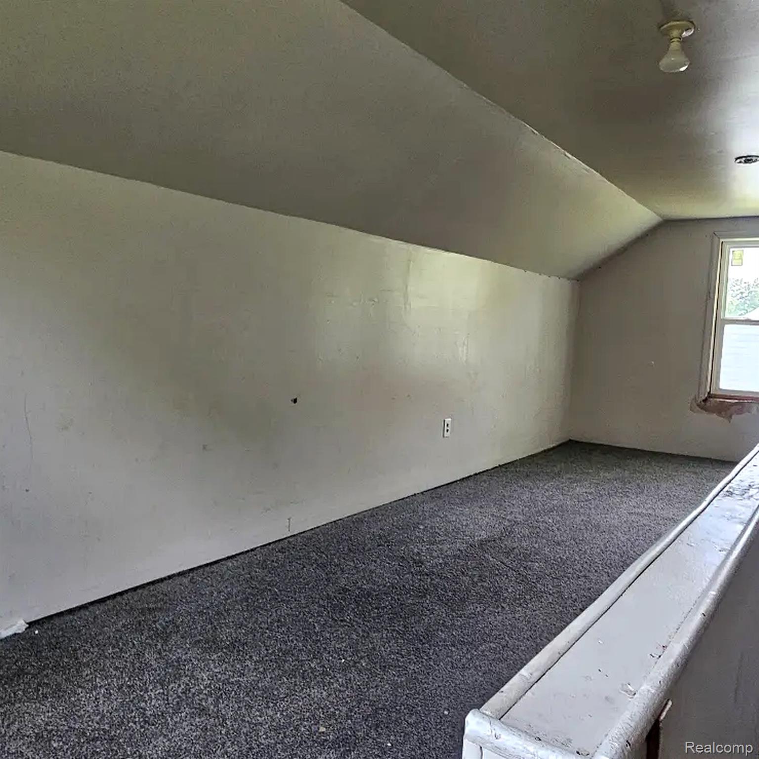 629 Spencer Street Property Photo 9