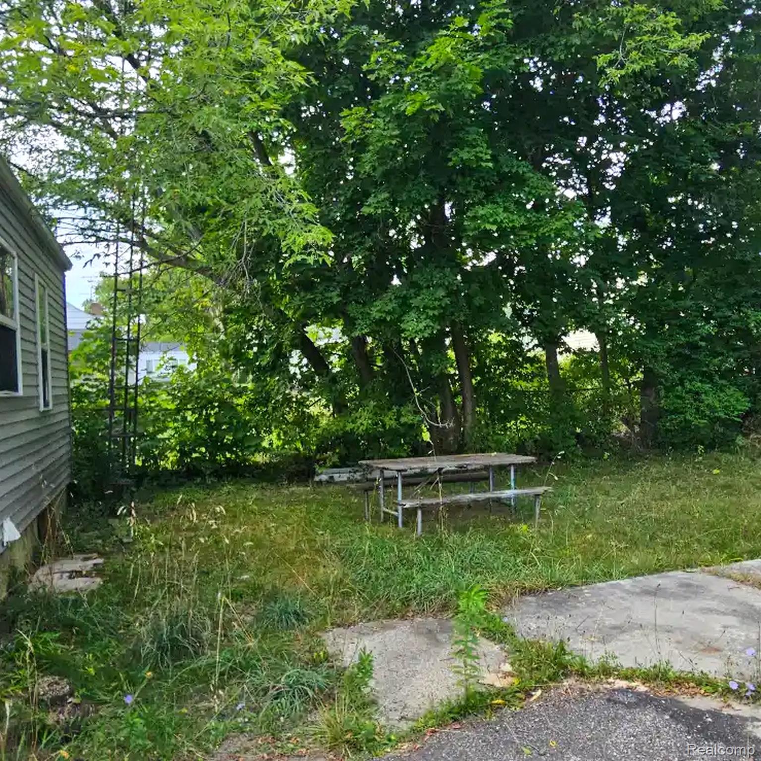 629 Spencer Street Property Photo 15