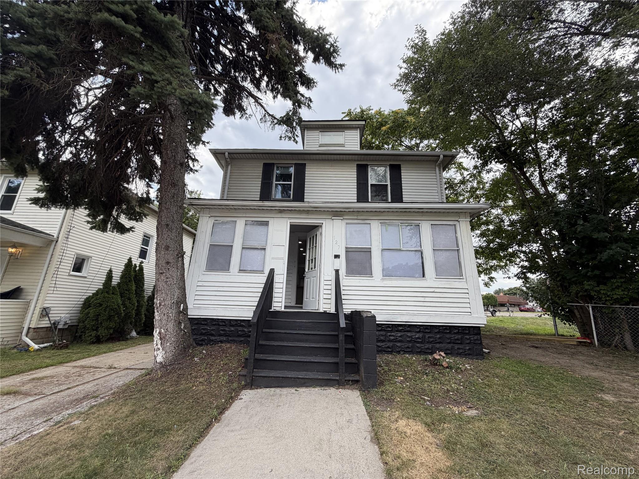 127 Jones Street Property Photo 1