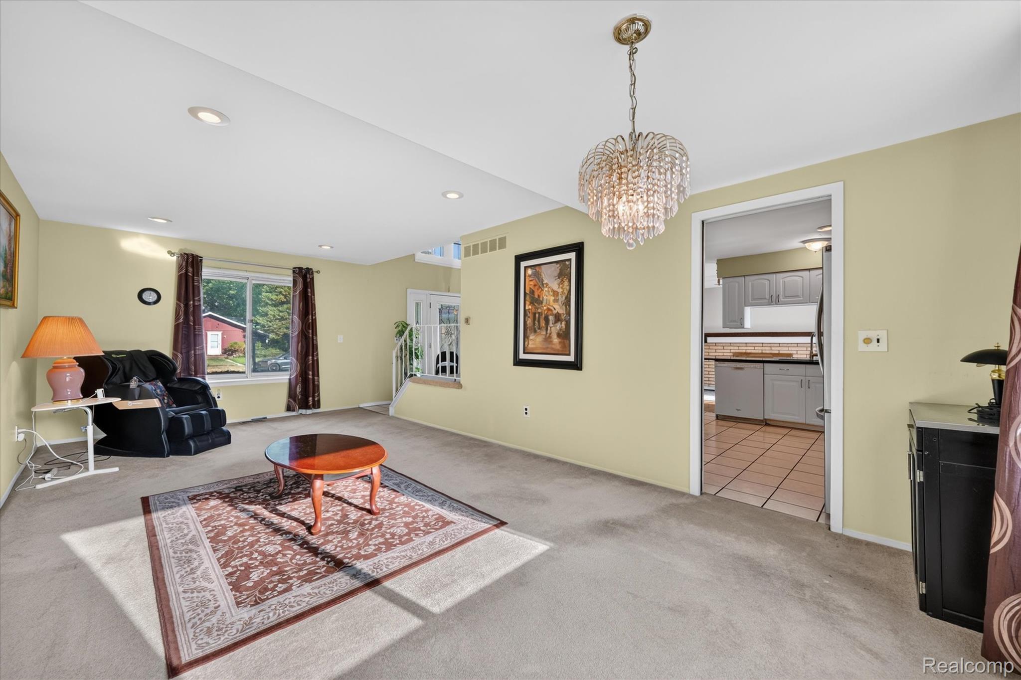 6409 Runnymeade Drive Property Photo 8