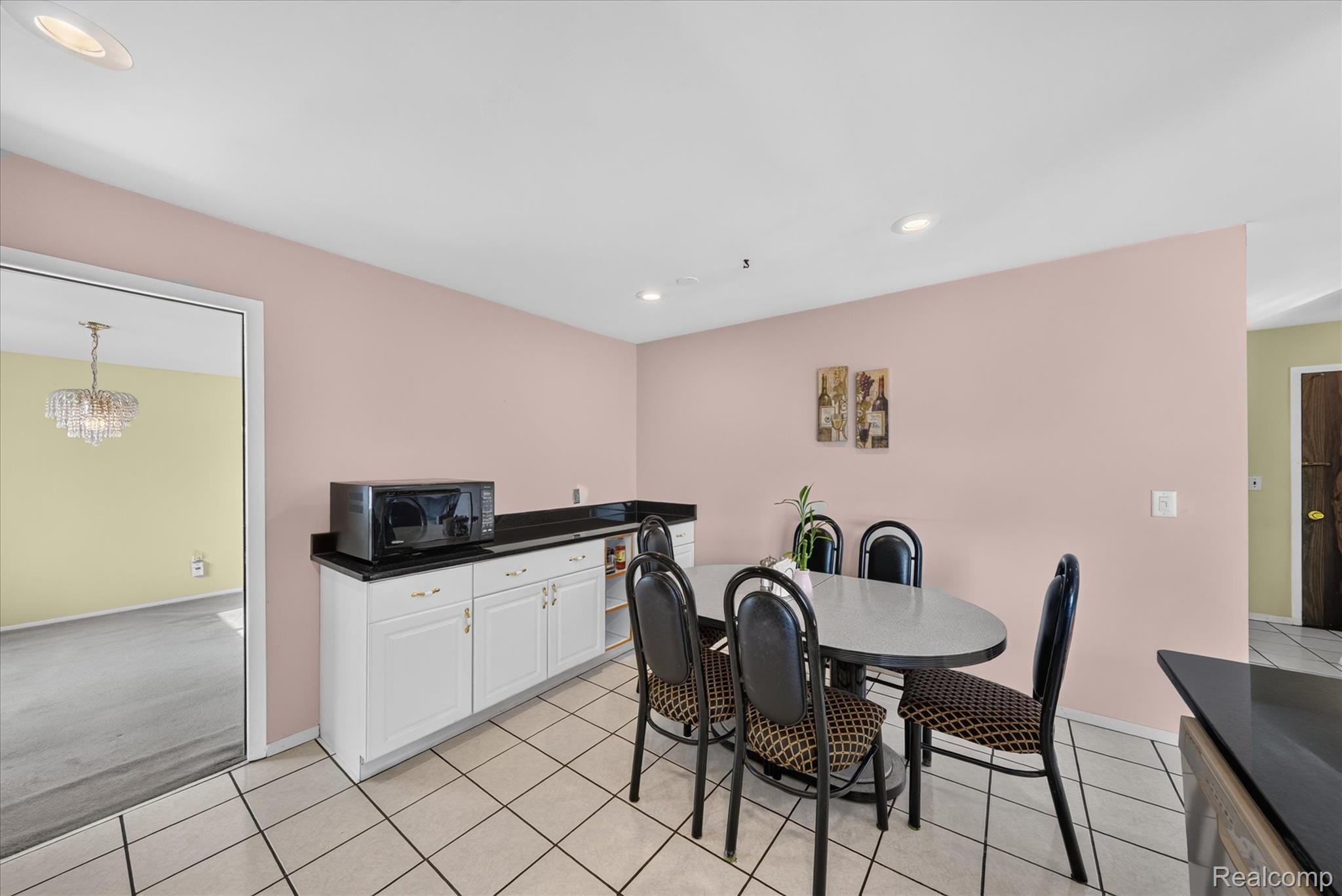 6409 Runnymeade Drive Property Photo 10