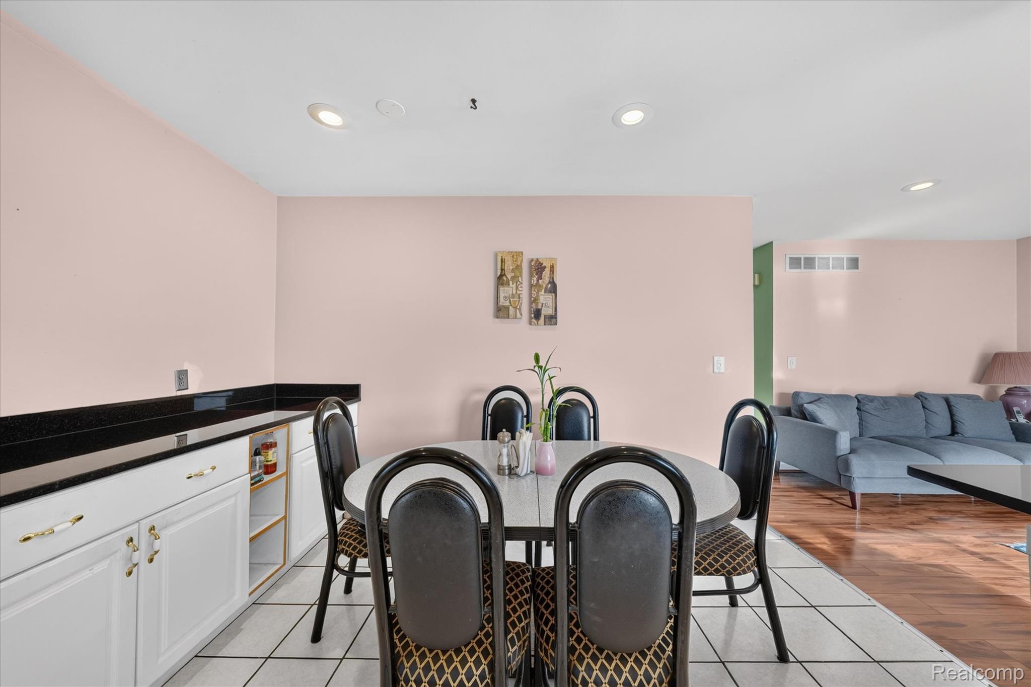 6409 Runnymeade Drive Property Photo 11