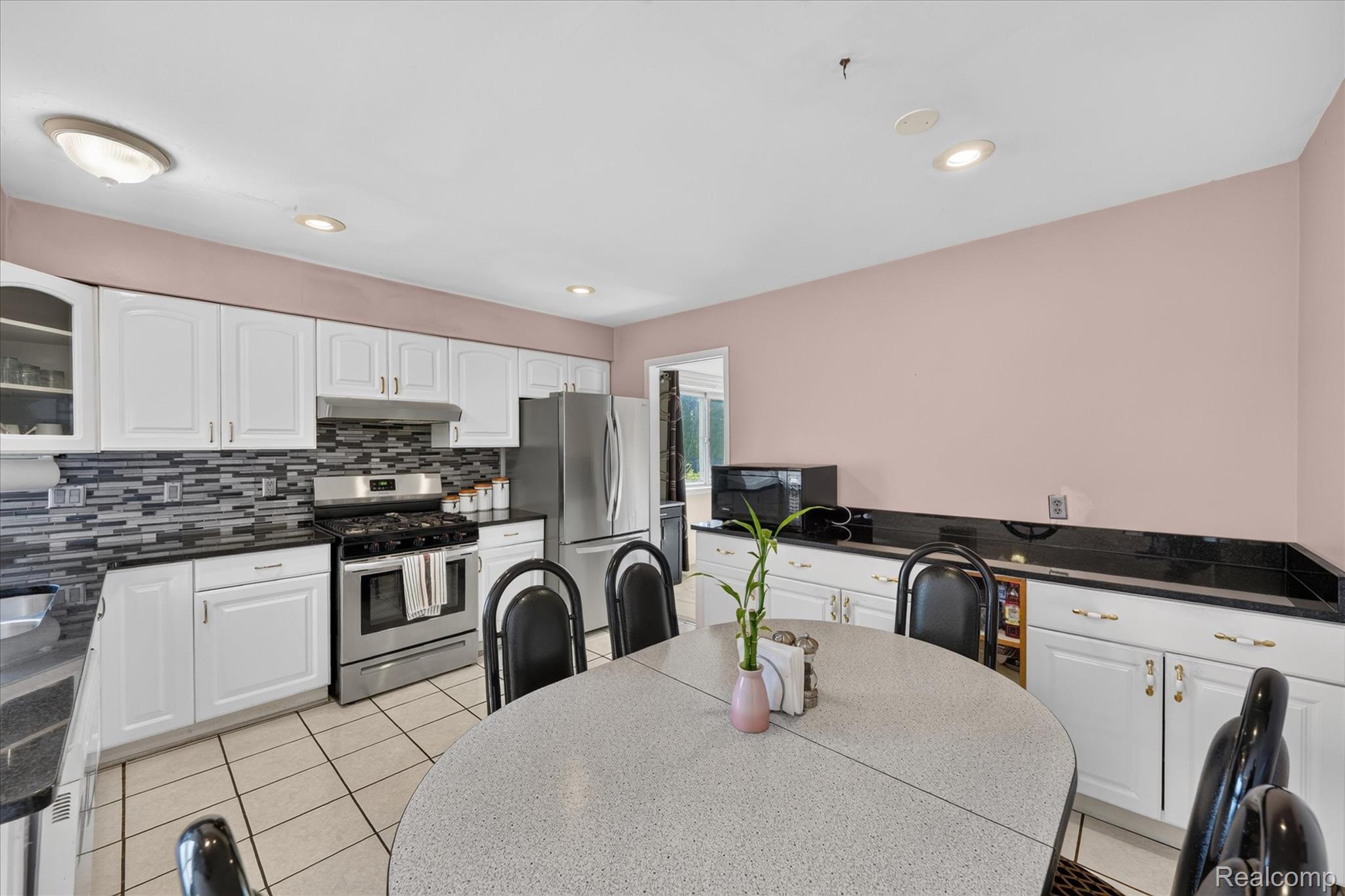 6409 Runnymeade Drive Property Photo 13