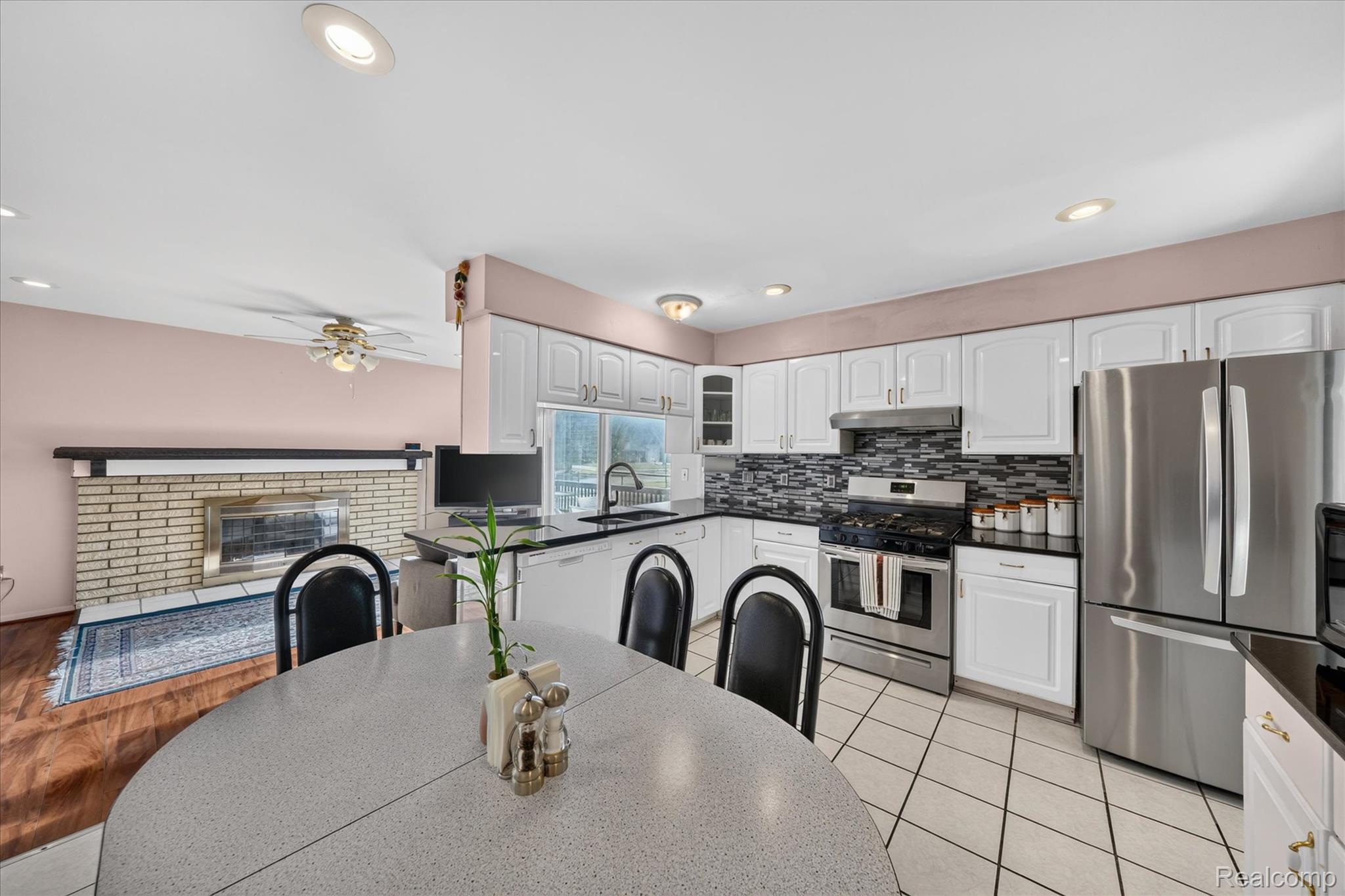 6409 Runnymeade Drive Property Photo 14