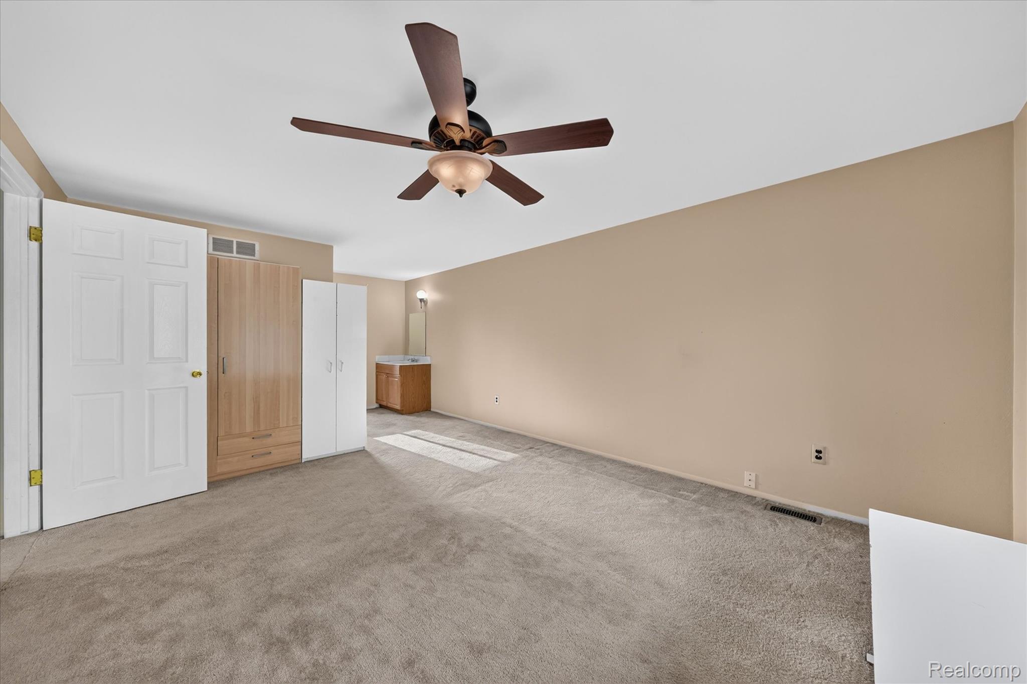 6409 Runnymeade Drive Property Photo 32