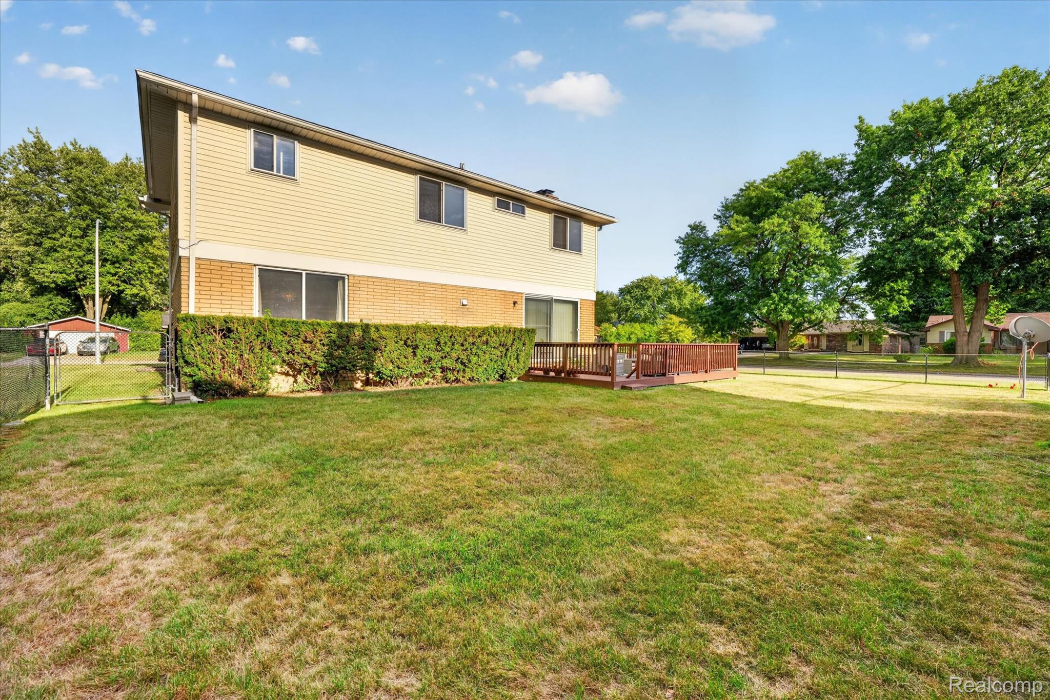 6409 Runnymeade Drive Property Photo 43