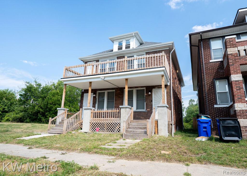 1668 Blaine Street Property Photo 1