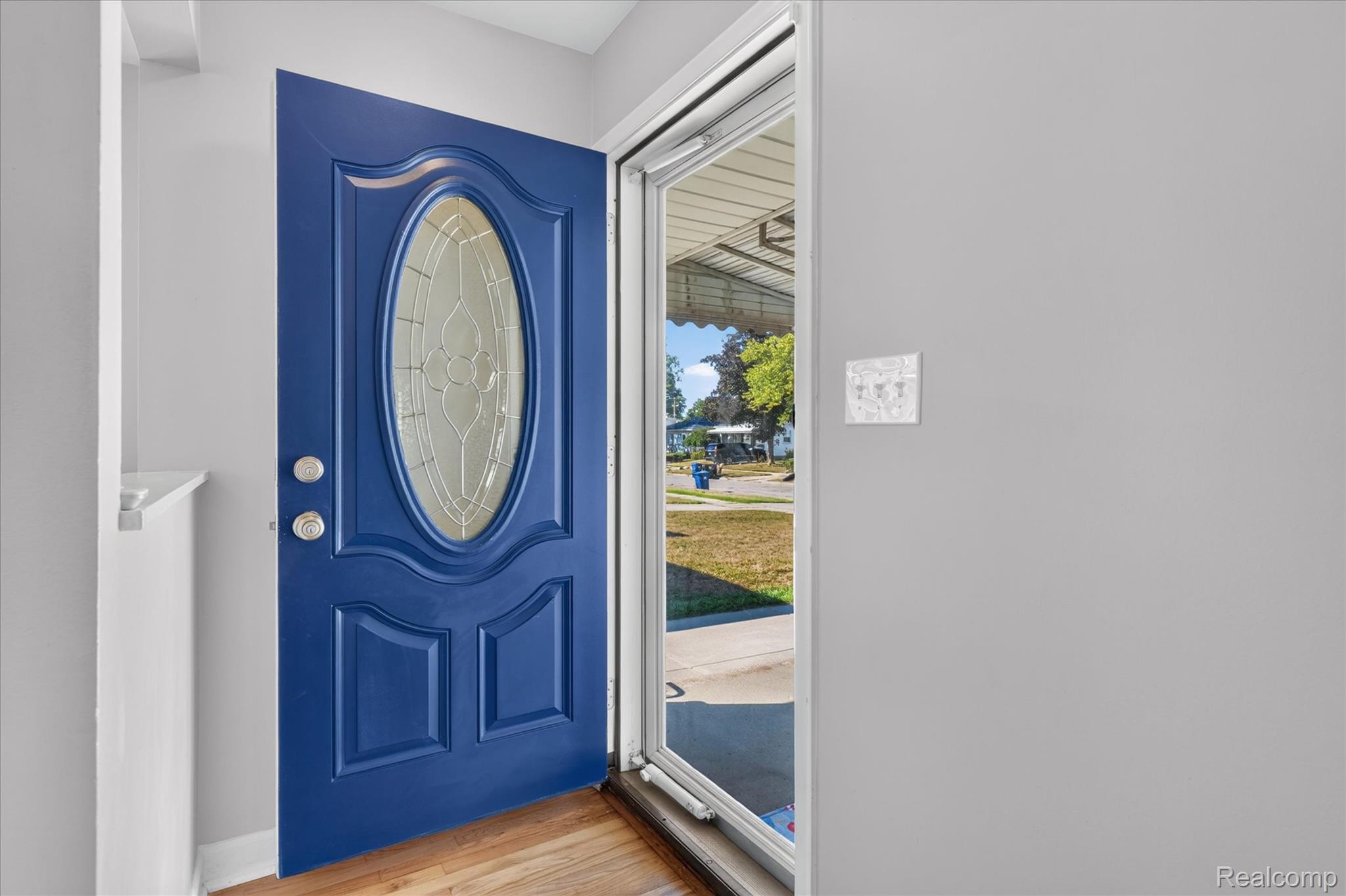 19360 Kinloch Street Property Photo 4