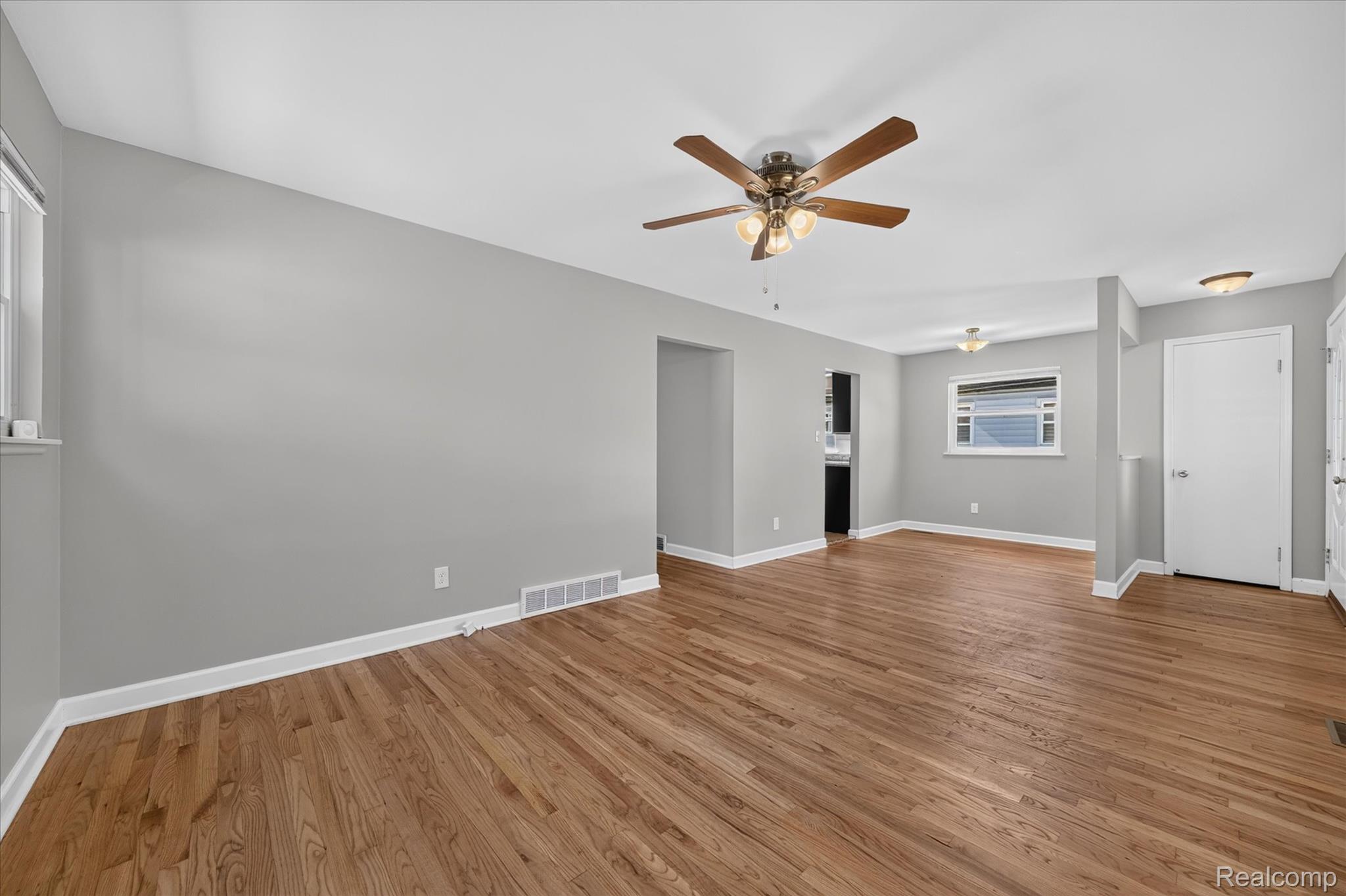 19360 Kinloch Street Property Photo 13