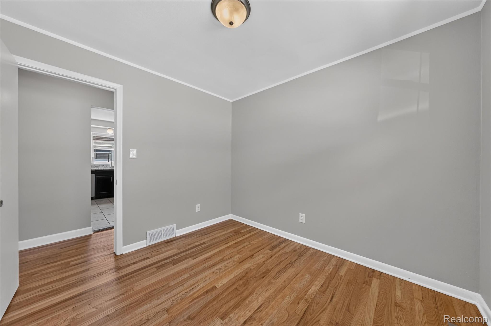 19360 Kinloch Street Property Photo 18