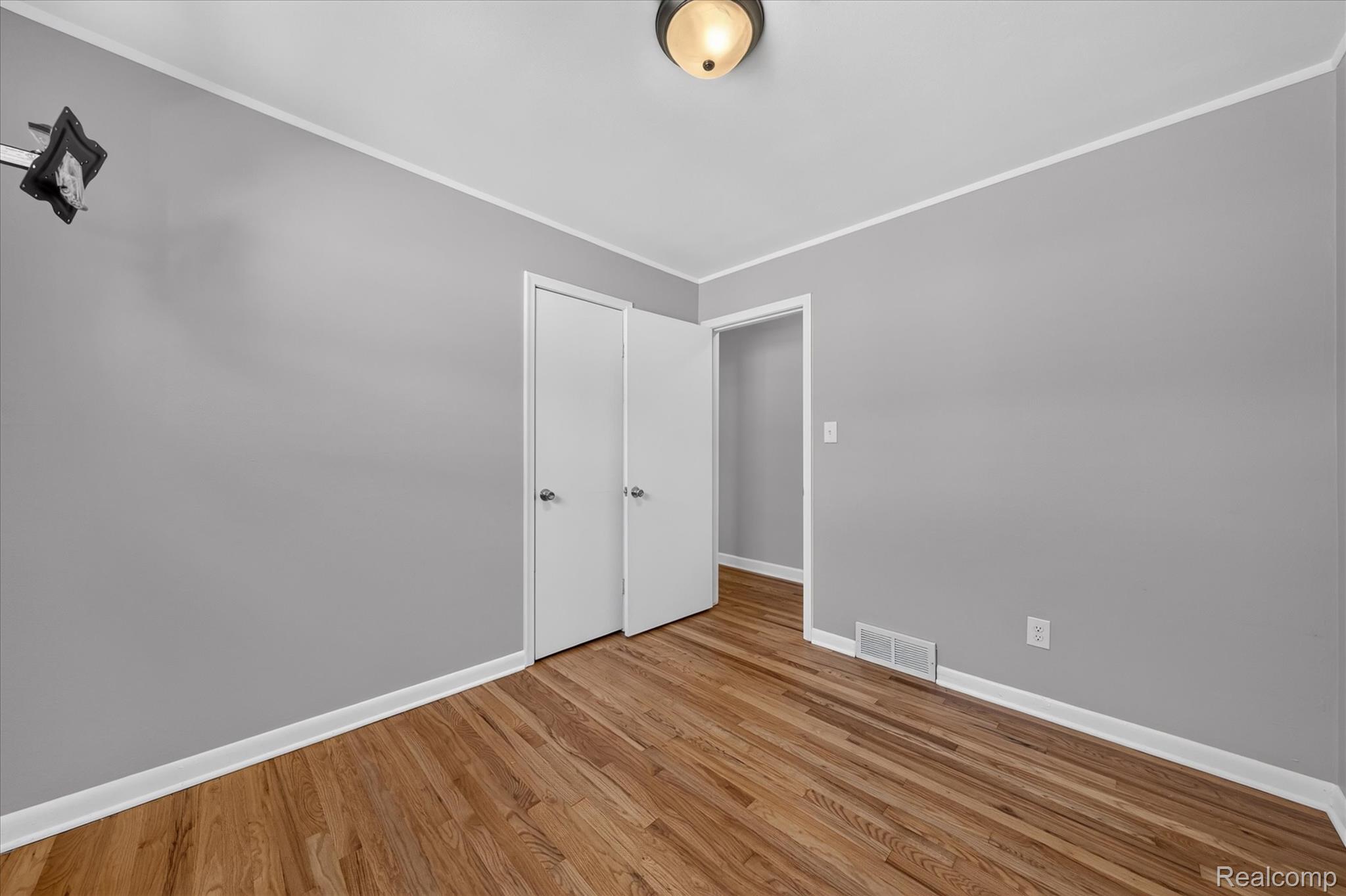 19360 Kinloch Street Property Photo 19