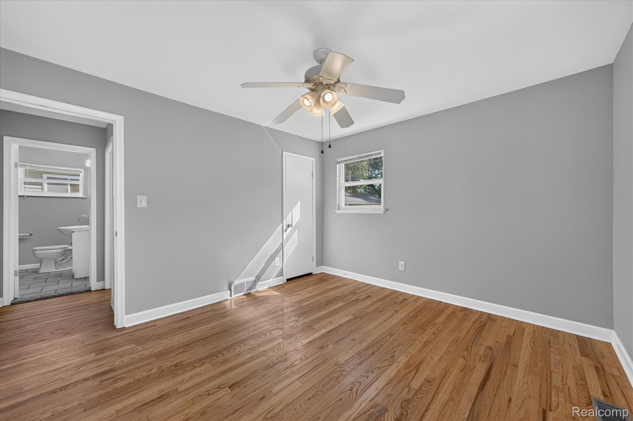 19360 Kinloch Street Property Photo 28