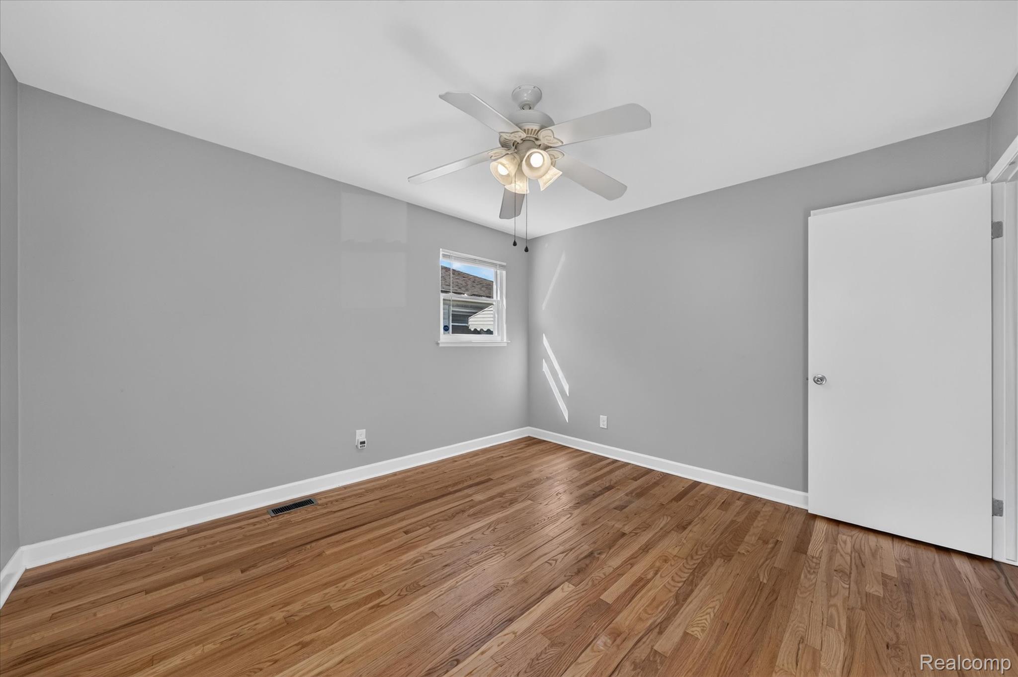 19360 Kinloch Street Property Photo 30