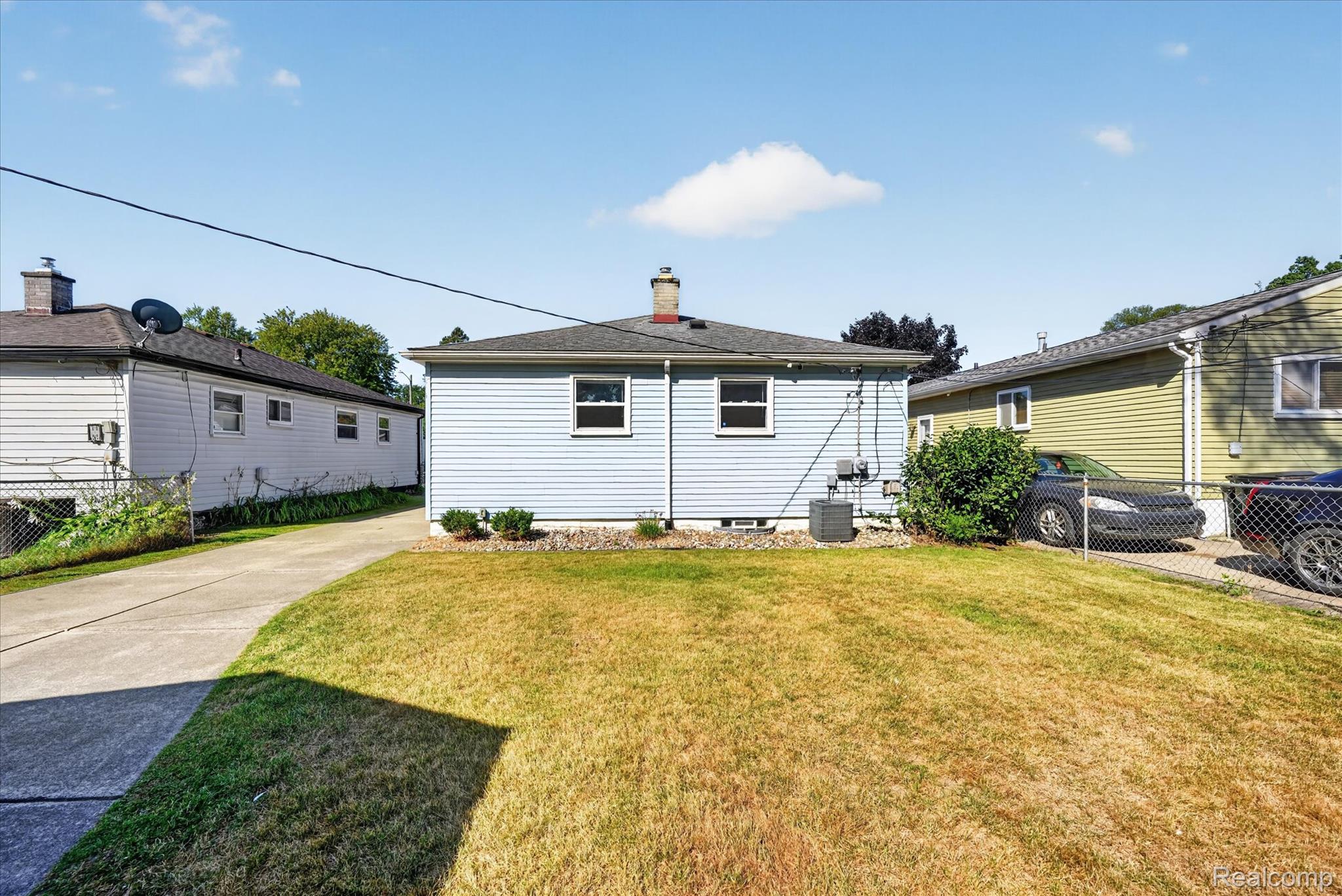 19360 Kinloch Street Property Photo 35