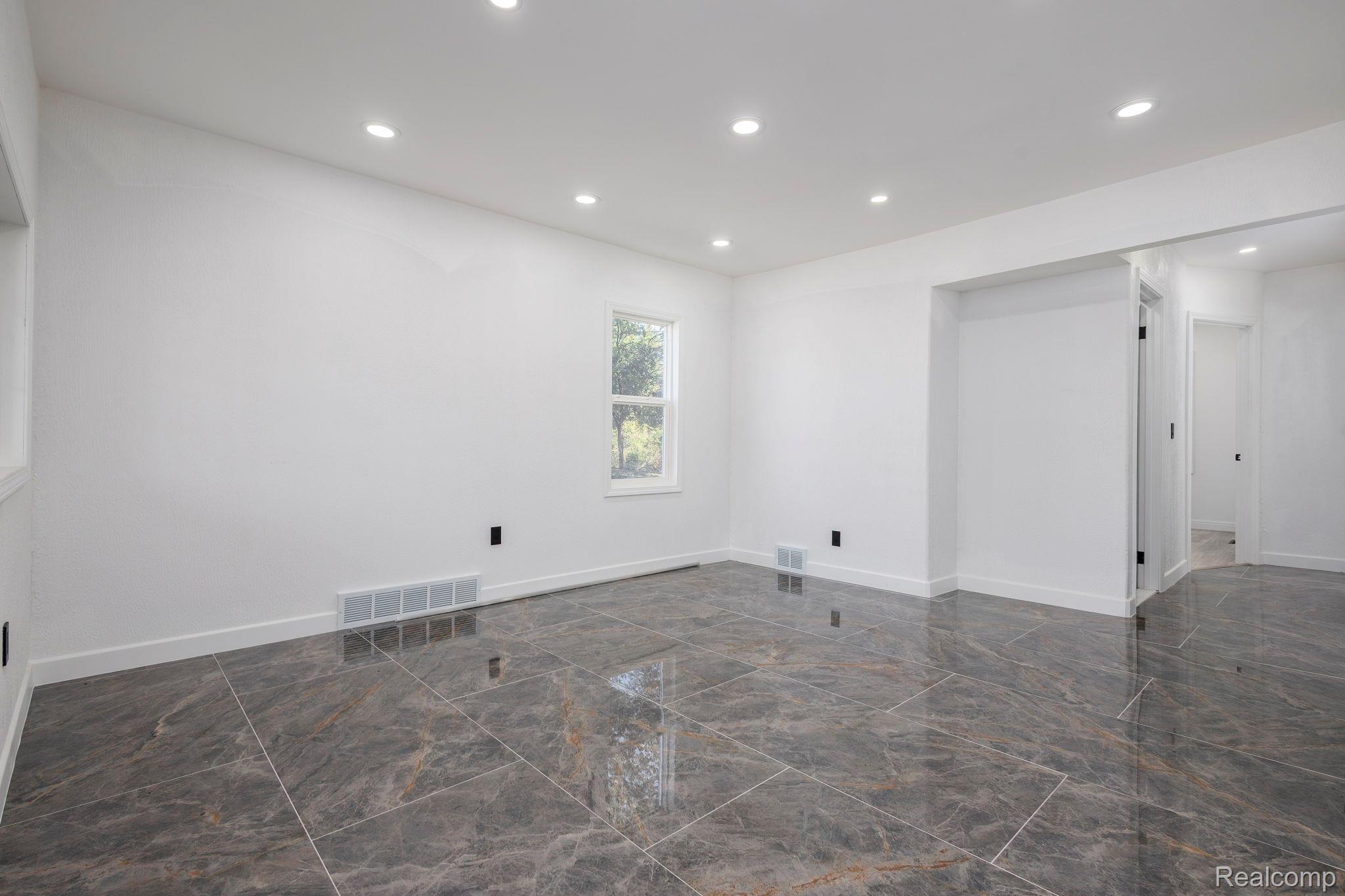 8076 Stahelin Avenue Property Photo 3