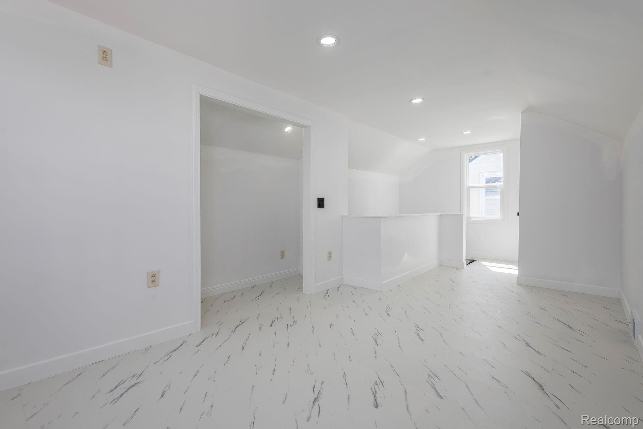 8076 Stahelin Avenue Property Photo 28