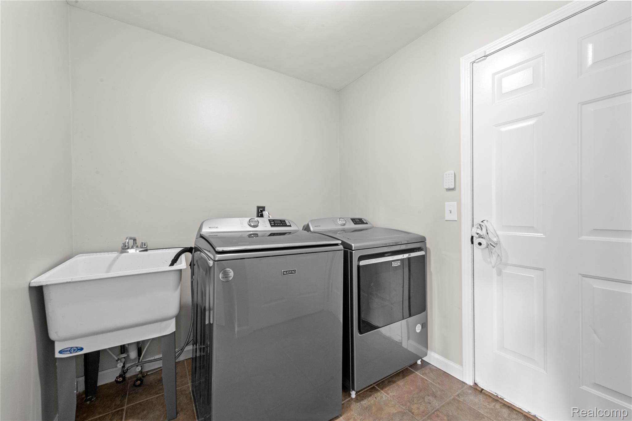26833 Arcadia Drive Property Photo 17