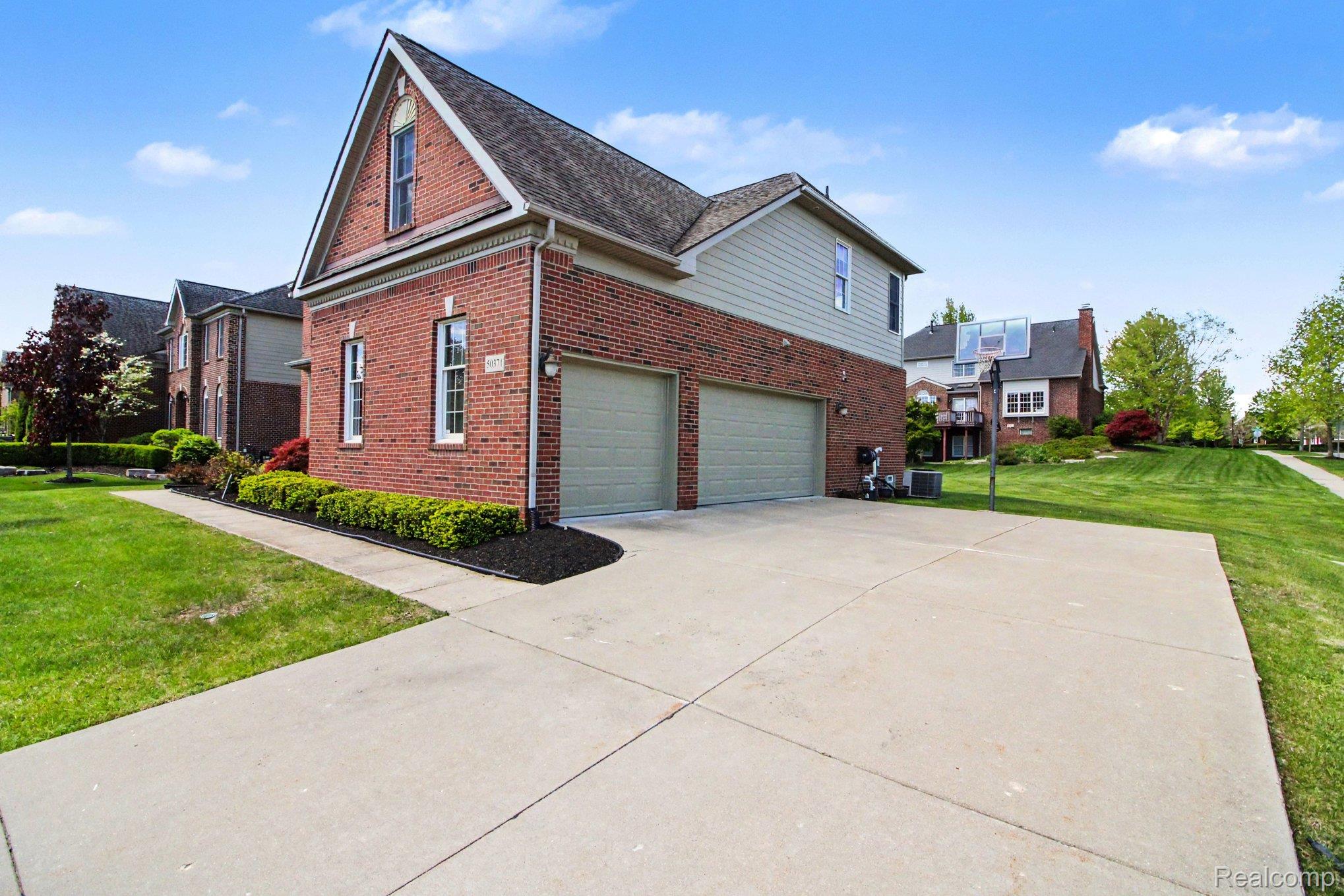 50371 Langley Drive Property Photo 3