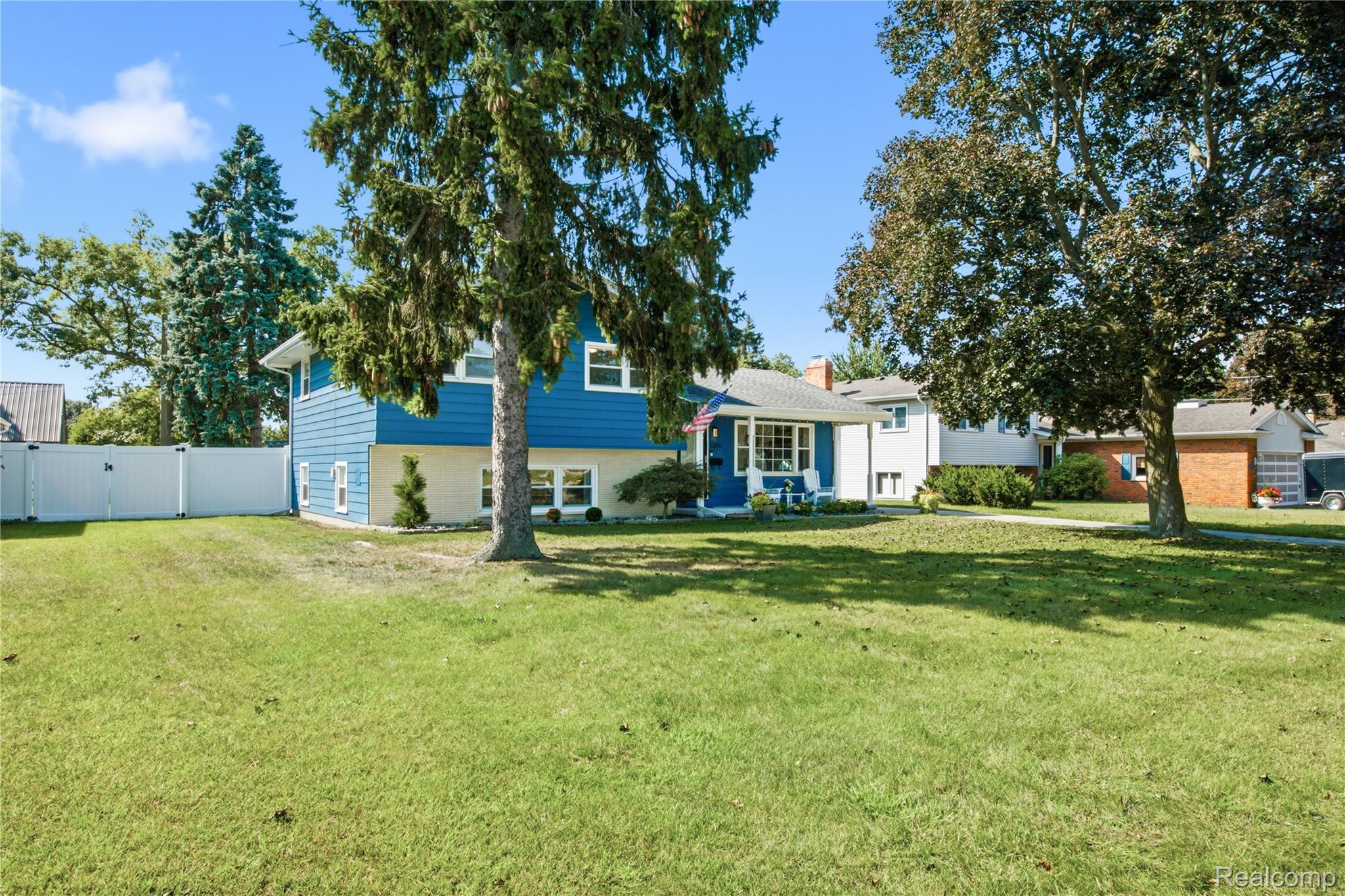 1300 Briarwood Drive Property Photo 34